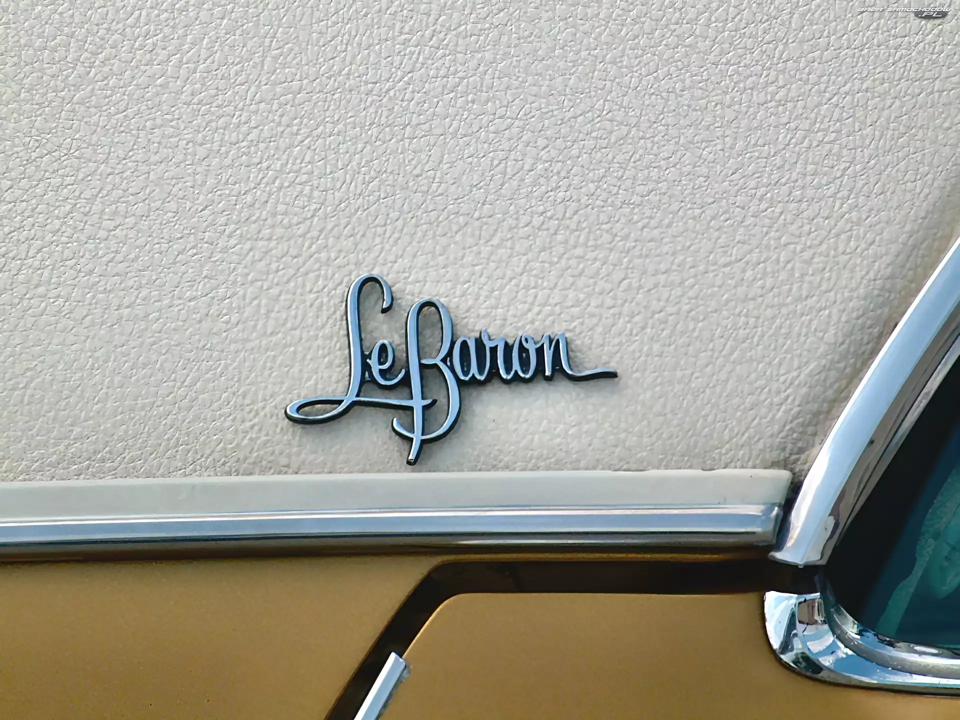 Le Baron, Emblemat