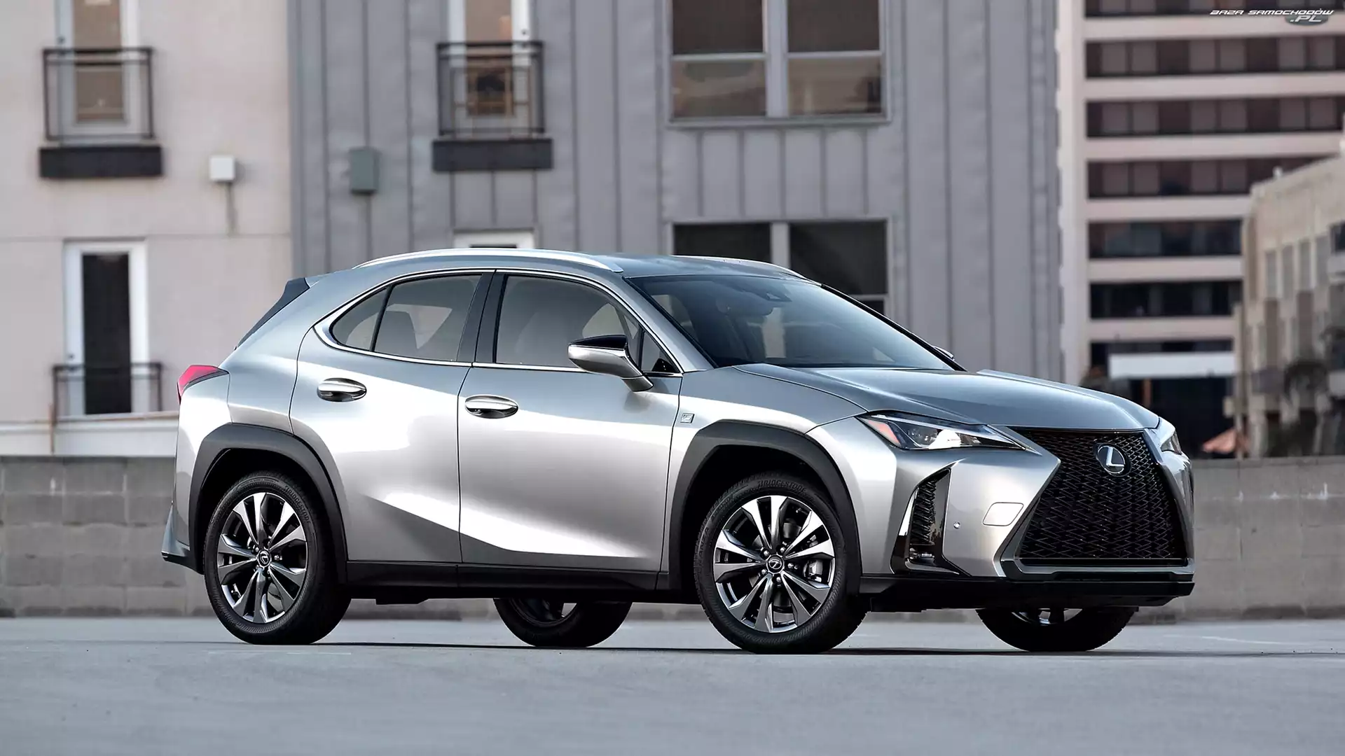Budynek, Lexus, UX200