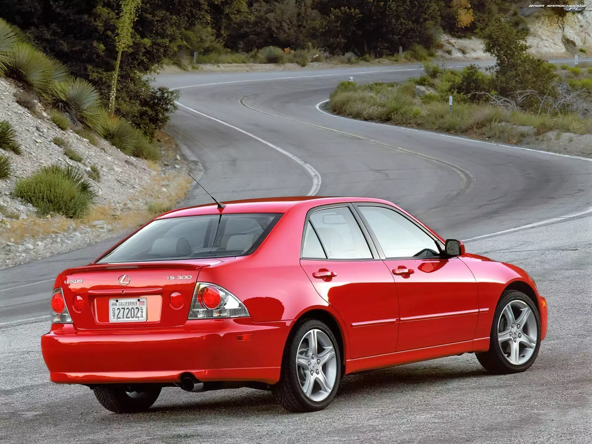 Lexus IS, Czerwony