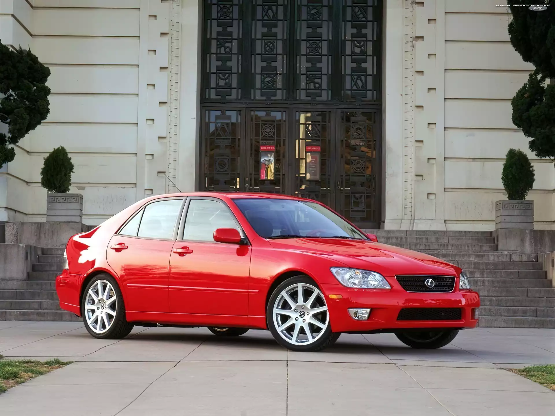 Lexus IS, Czerwony