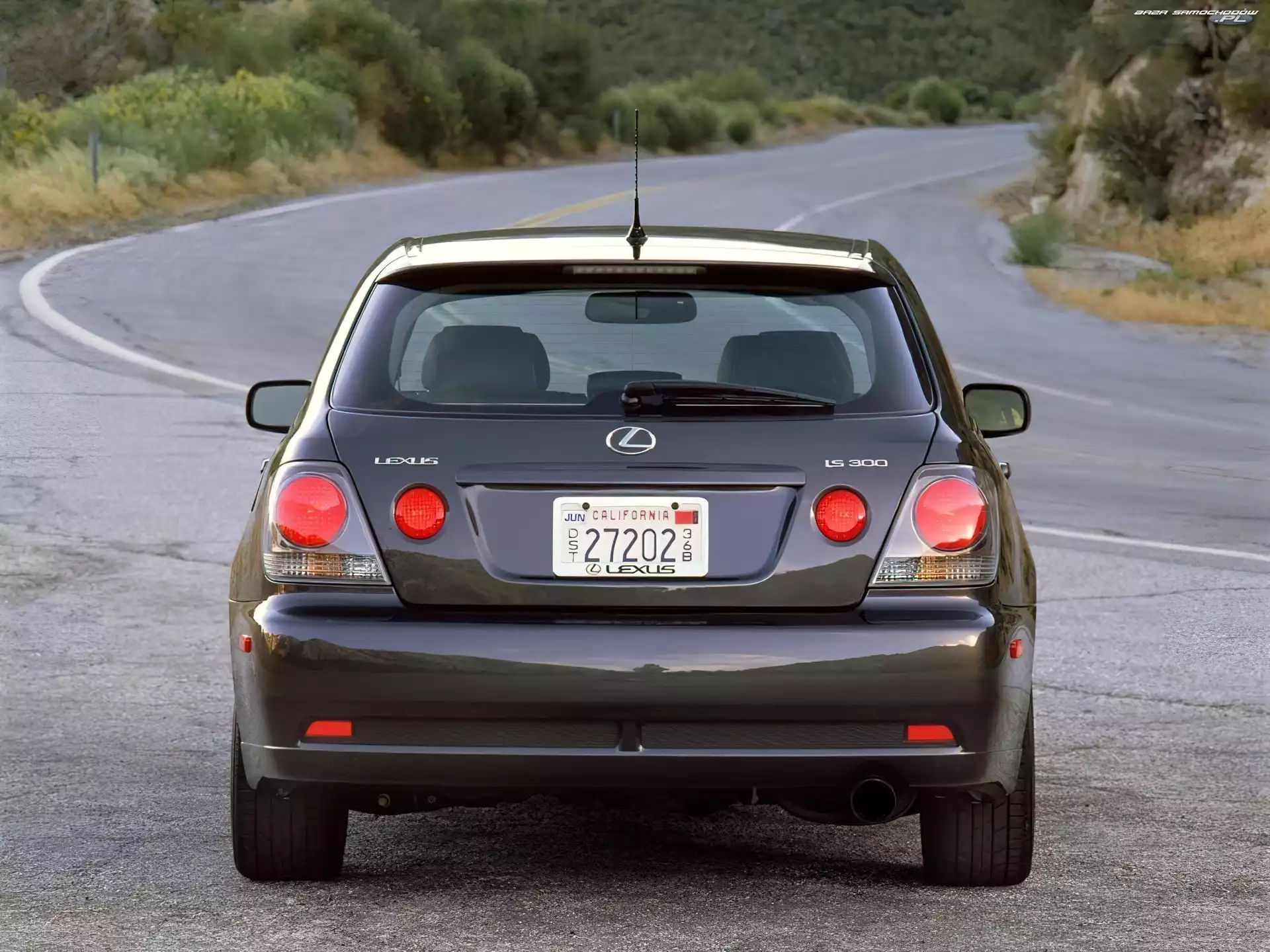 Kombi, Lexus Seria IS