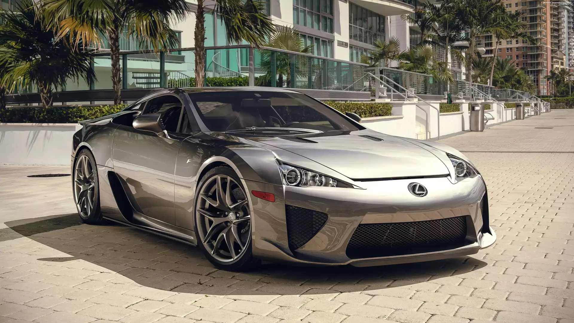 LFA, Palmy, Lexus, Budynki