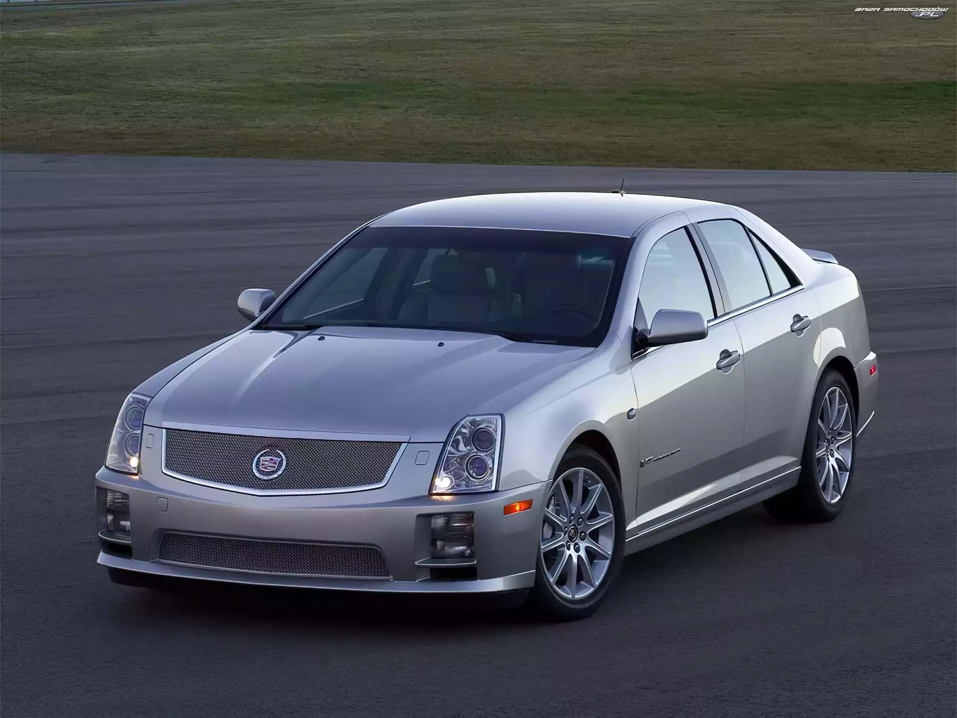 Limuzyna, Srebrny, Cadillac STS
