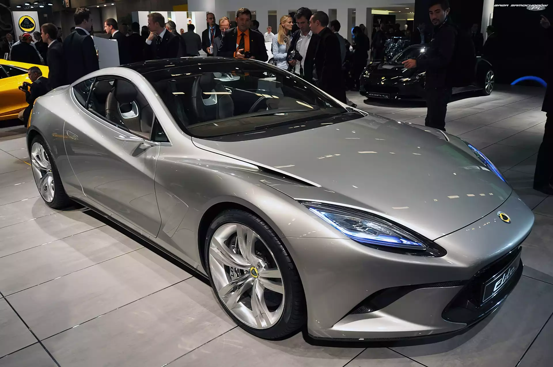 Lotus Elite, Światowa, Premiera