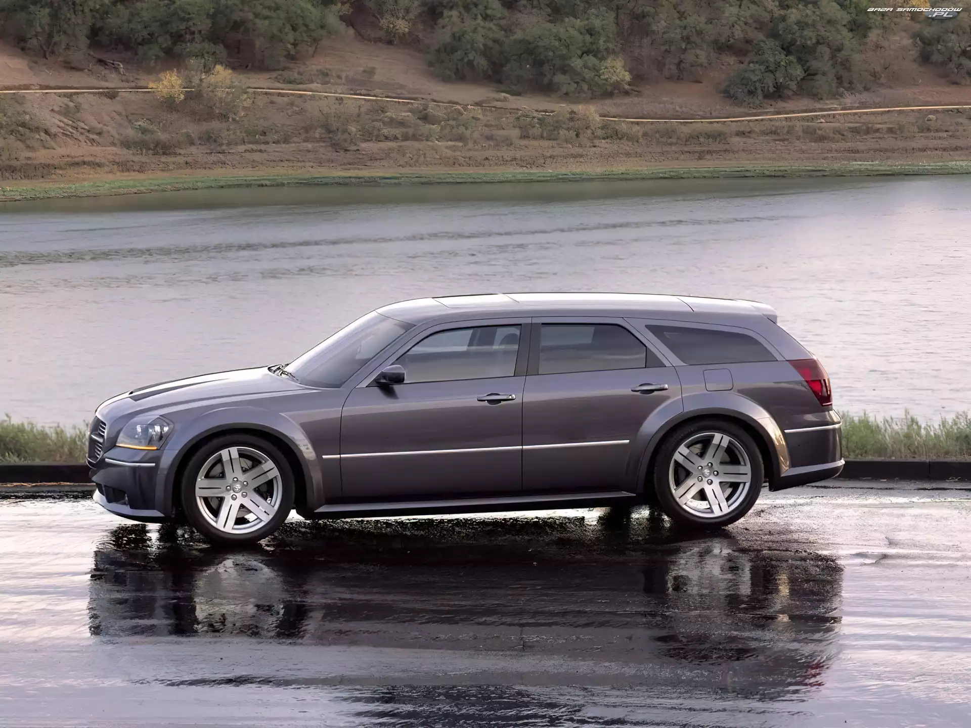 rzeka, Dodge Magnum