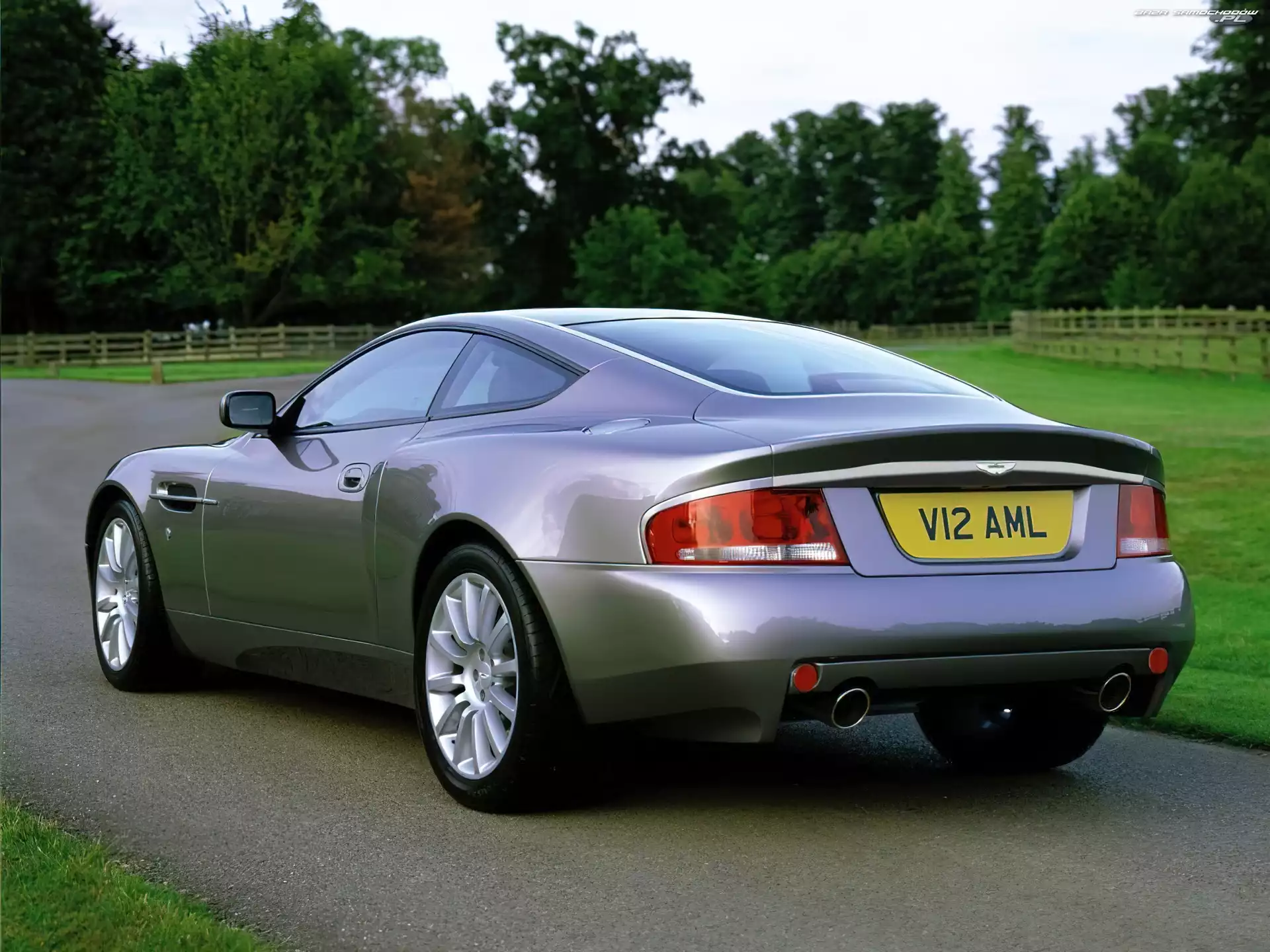 V12, Aston Martin