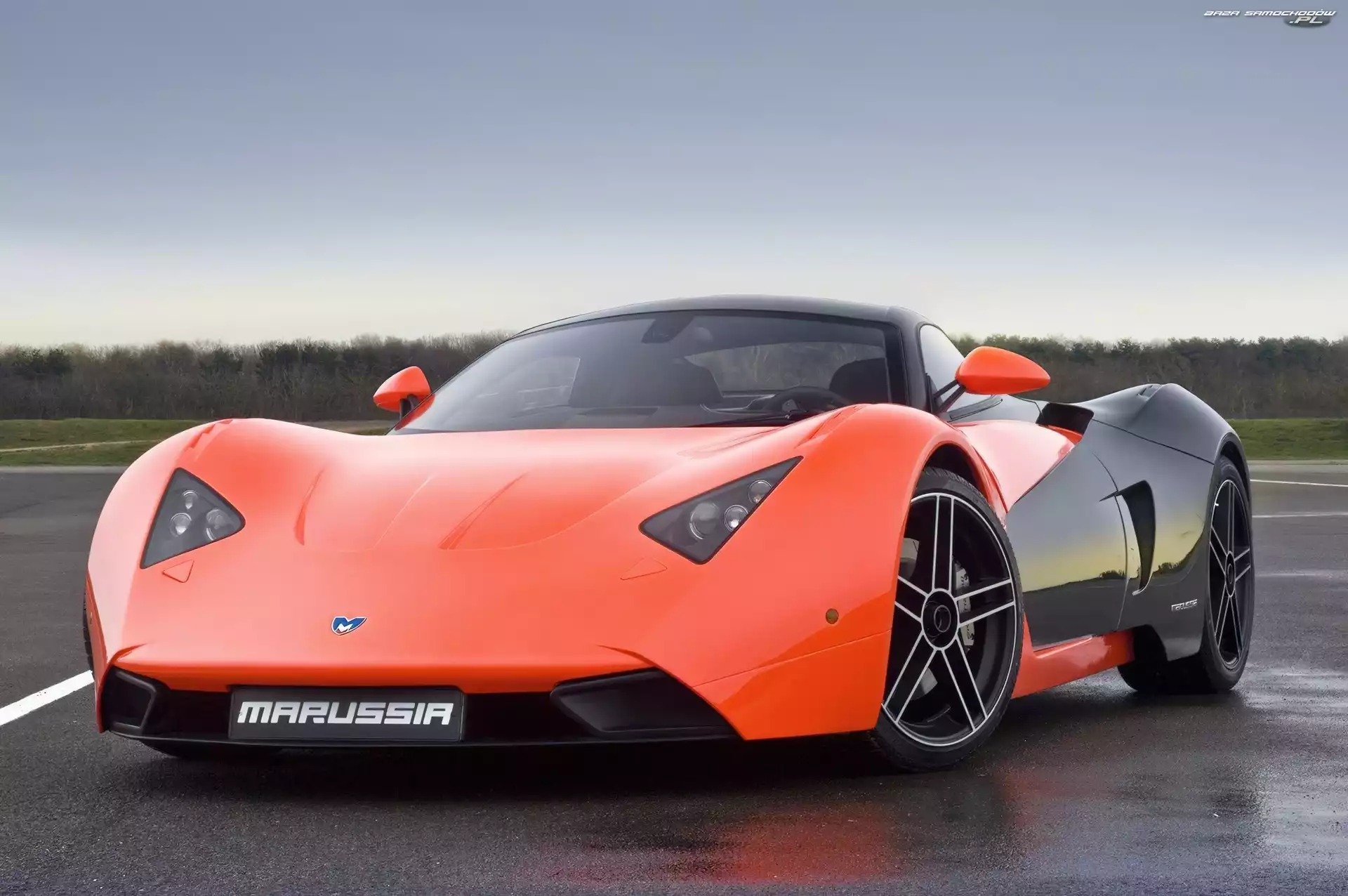 Marussia B1, Pomarańczowo, Czarna