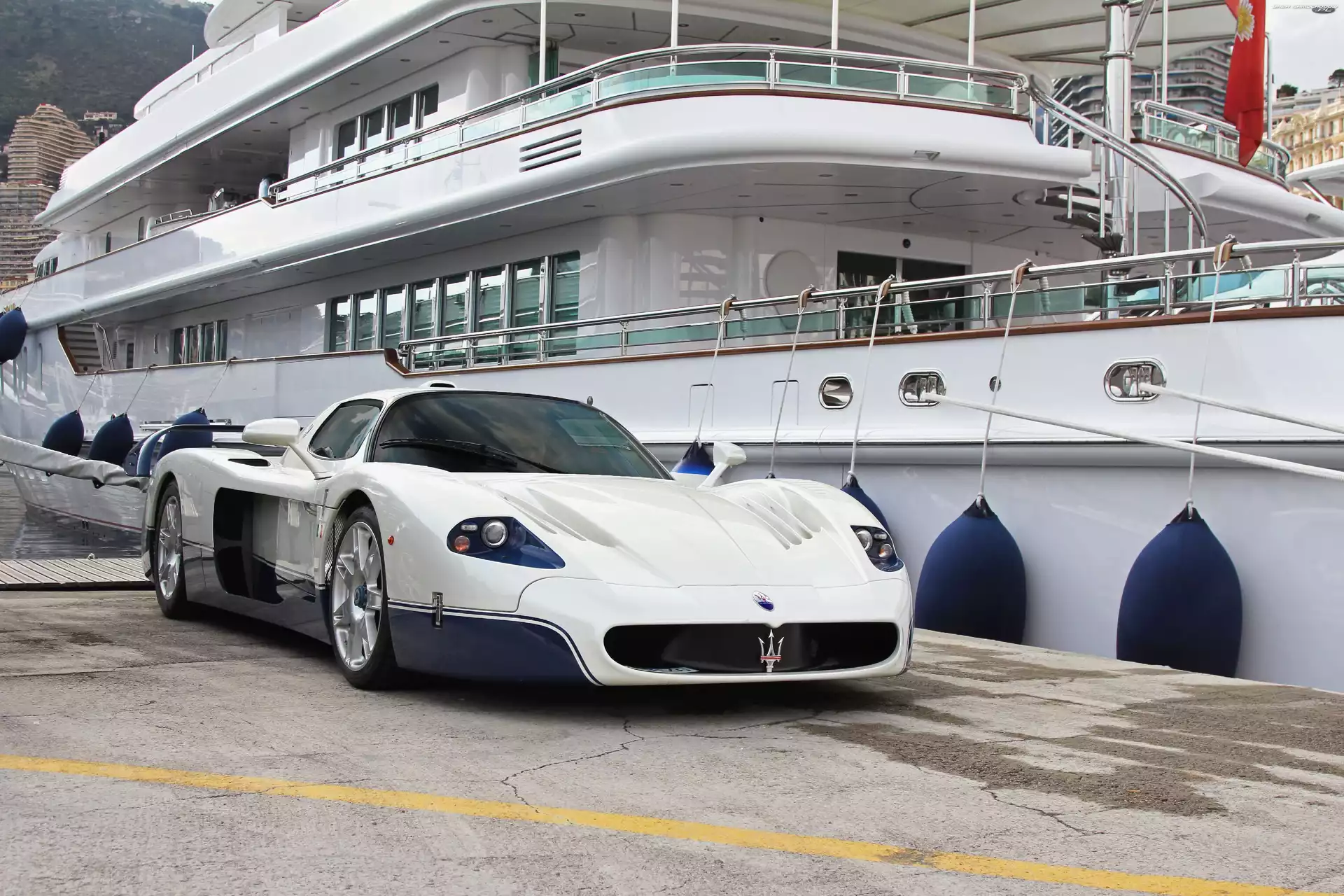 Statek, Maserati, MC12