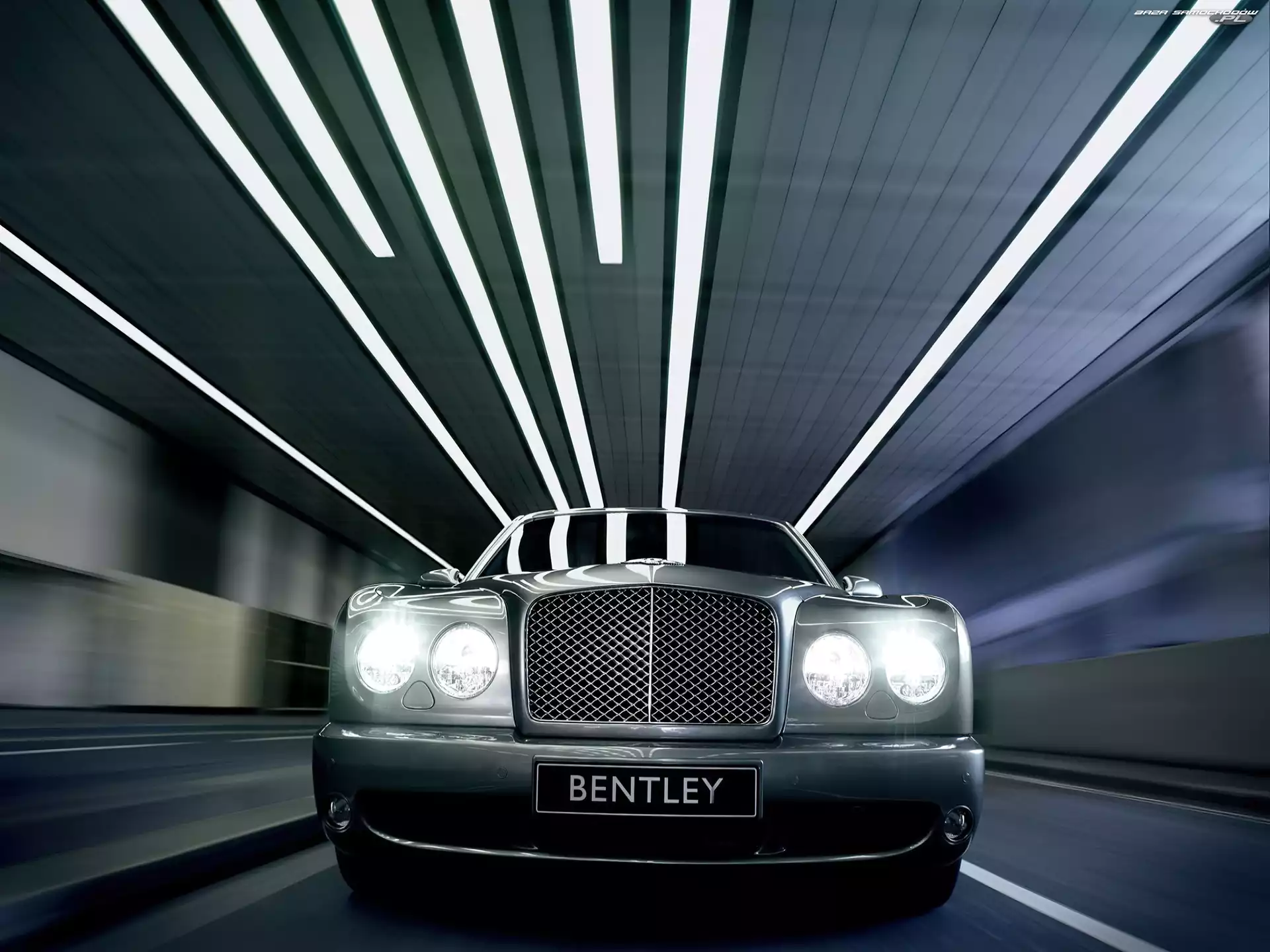 Maska, Bentley Arnage, Tunel