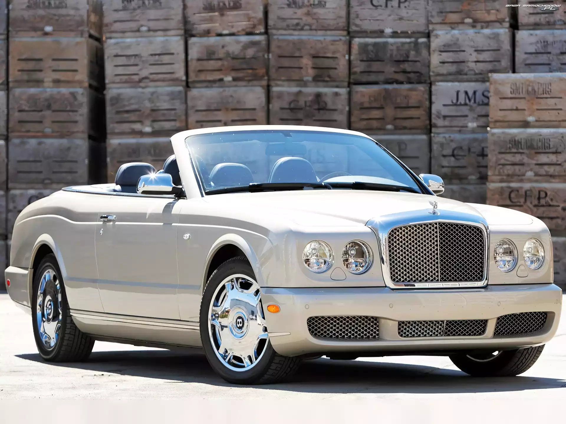 Maska, Bentley Azure, Zderzak