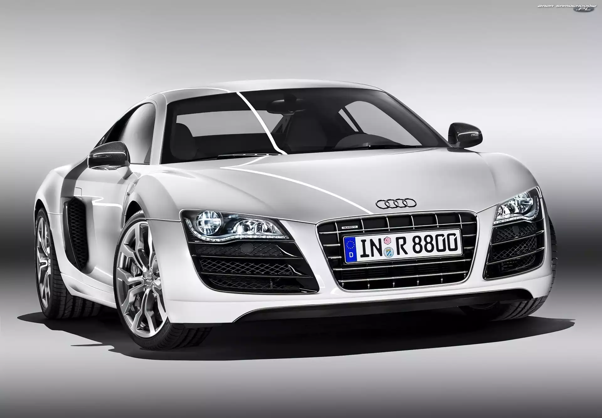 Maska, Audi R8, Biała
