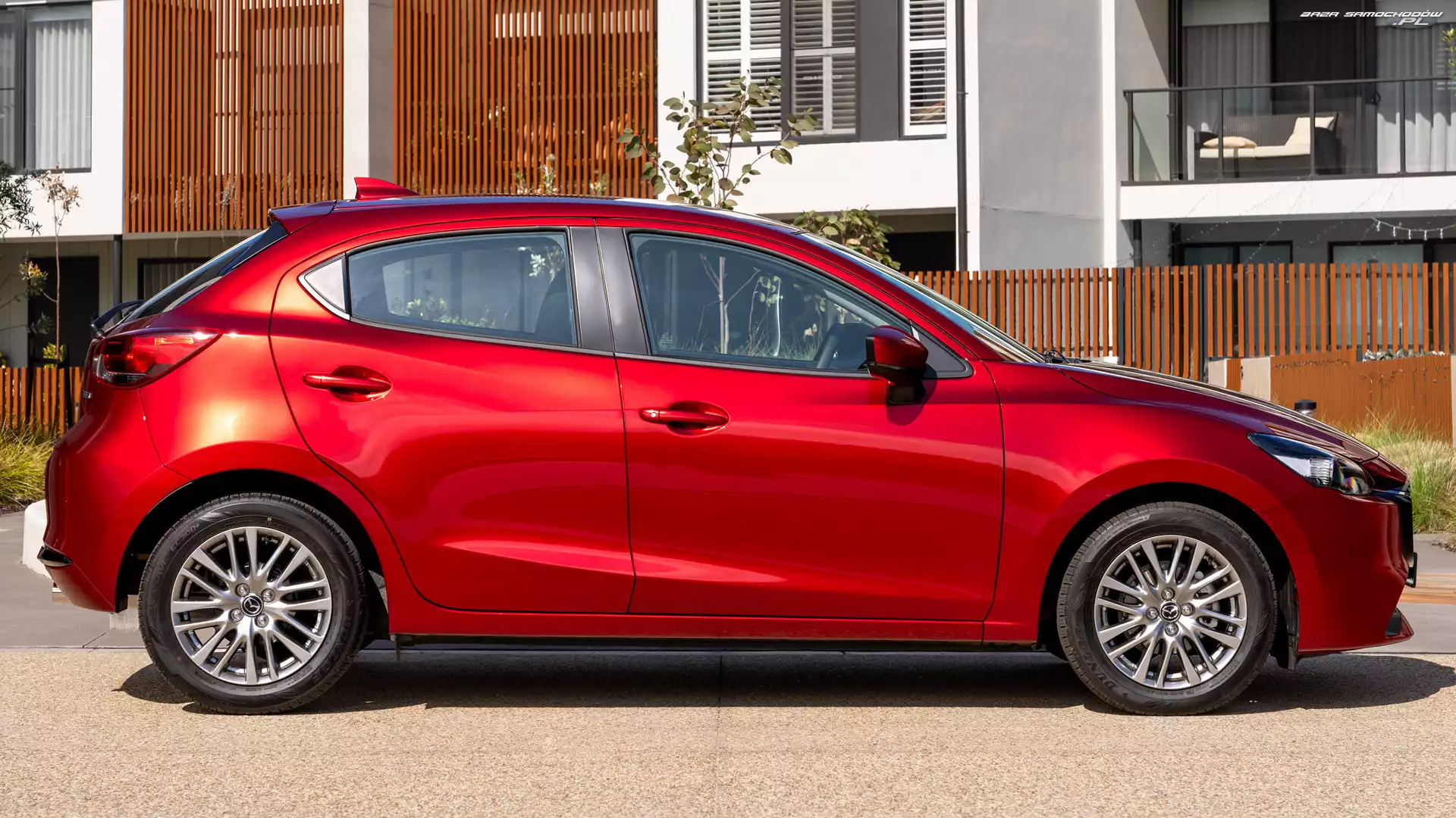 Mazda 2, Czerwona
