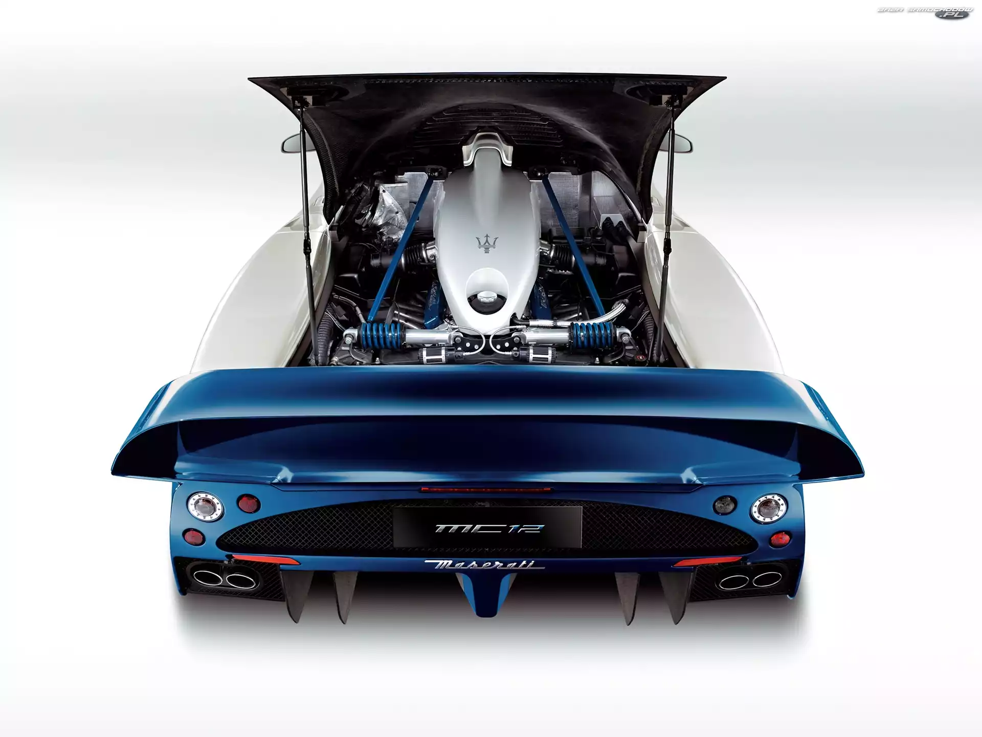 Silnik, Maserati MC12