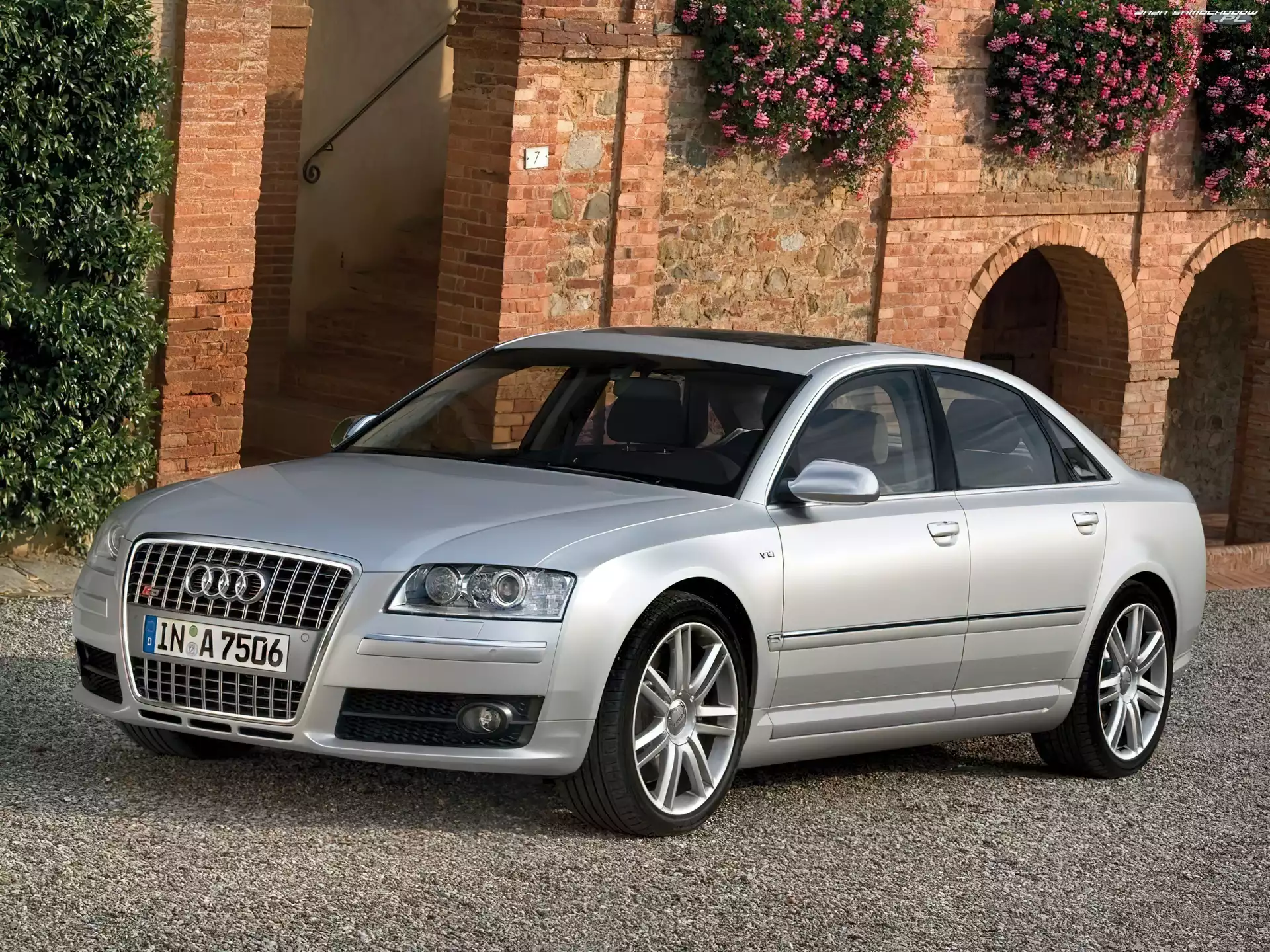 Metalik, Audi S8, Srebrny