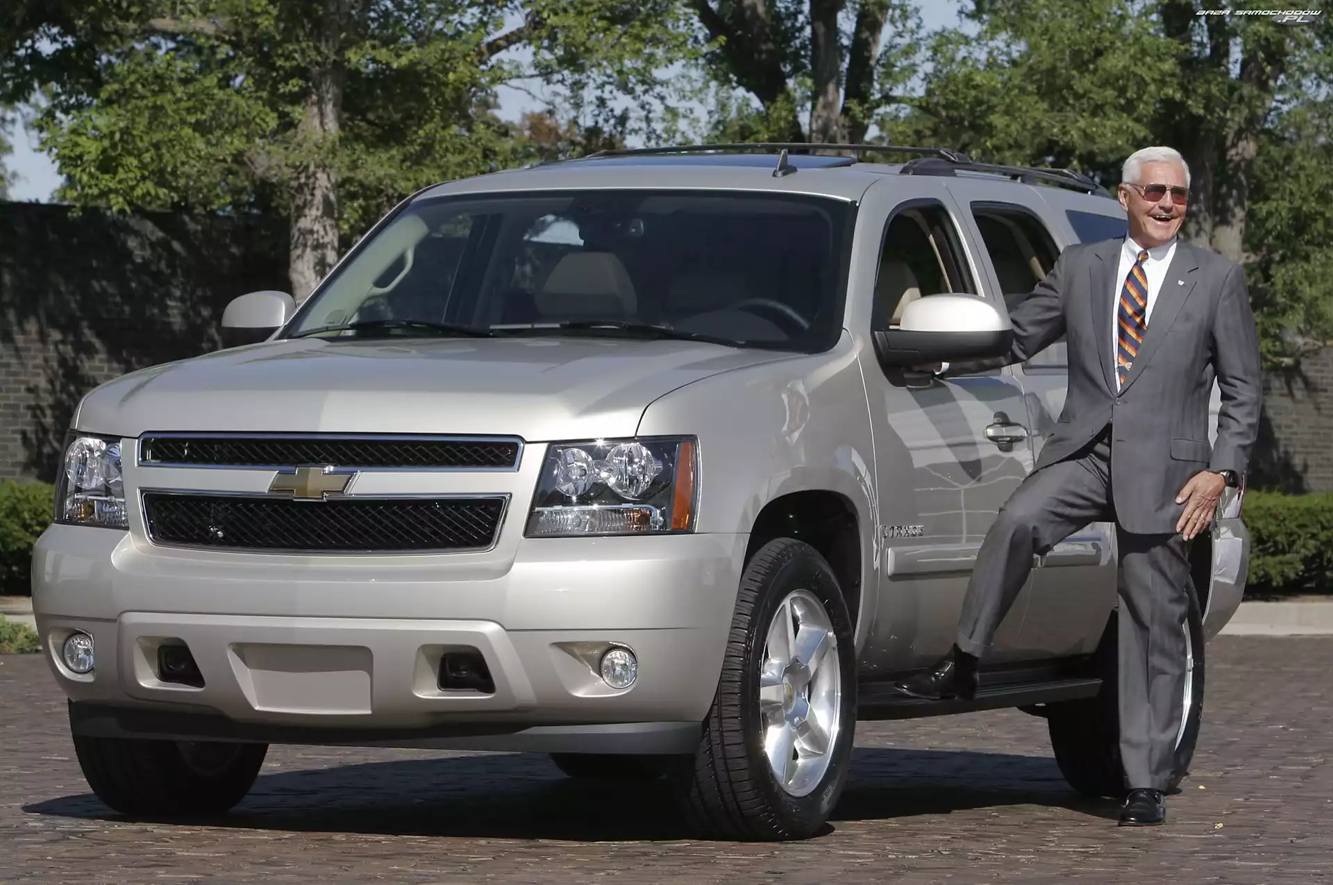 Mężczyzna, Chevrolet Tahoe, Reklama