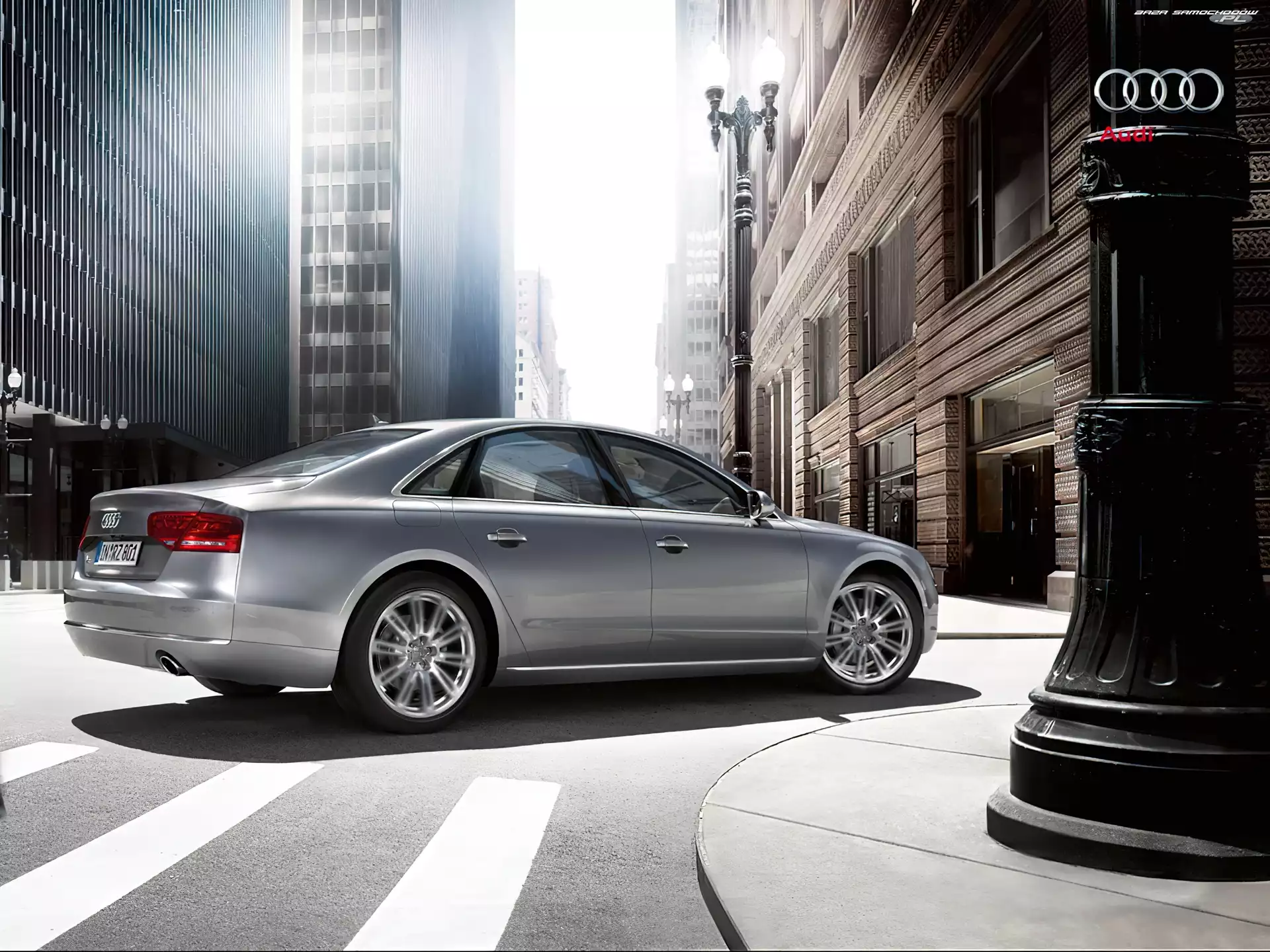 Miasto, Srebrne, Audi A8 D4