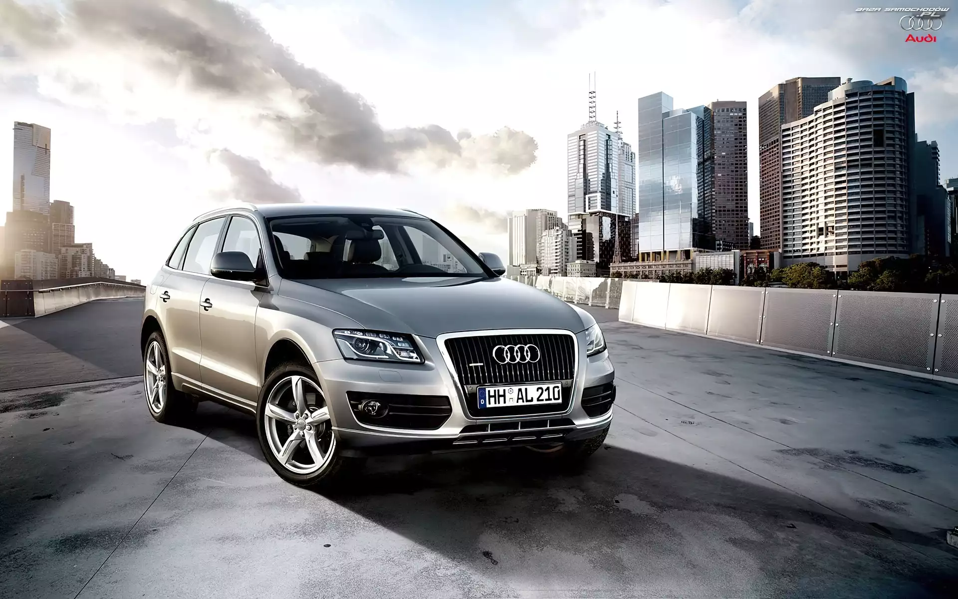 Miasto, Audi Q5, Budynki