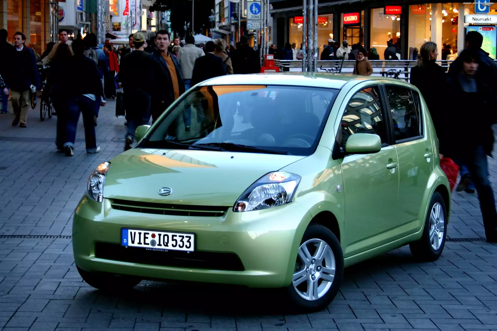 Miasto, Daihatsu Sirion, Deptak