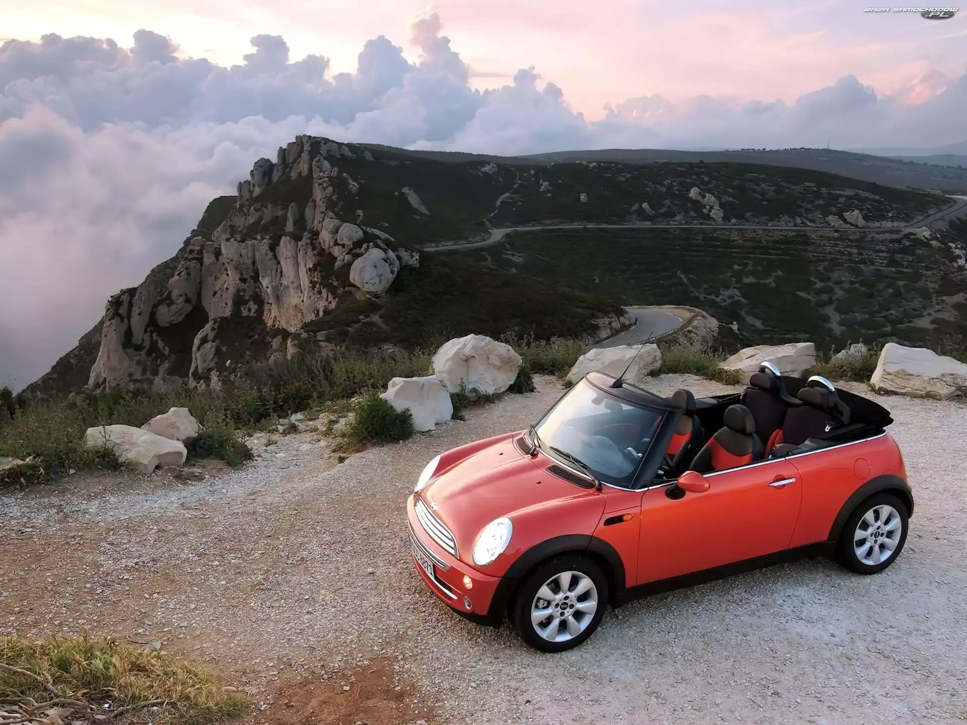 Mini One Cabrio, Góry