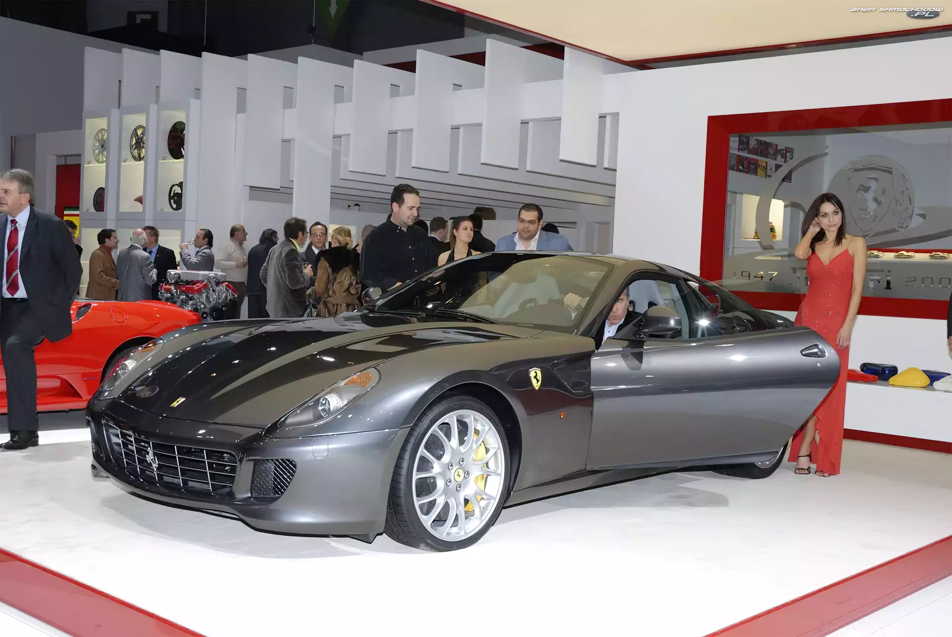 Modelka, Prezentacja, Ferrari 599