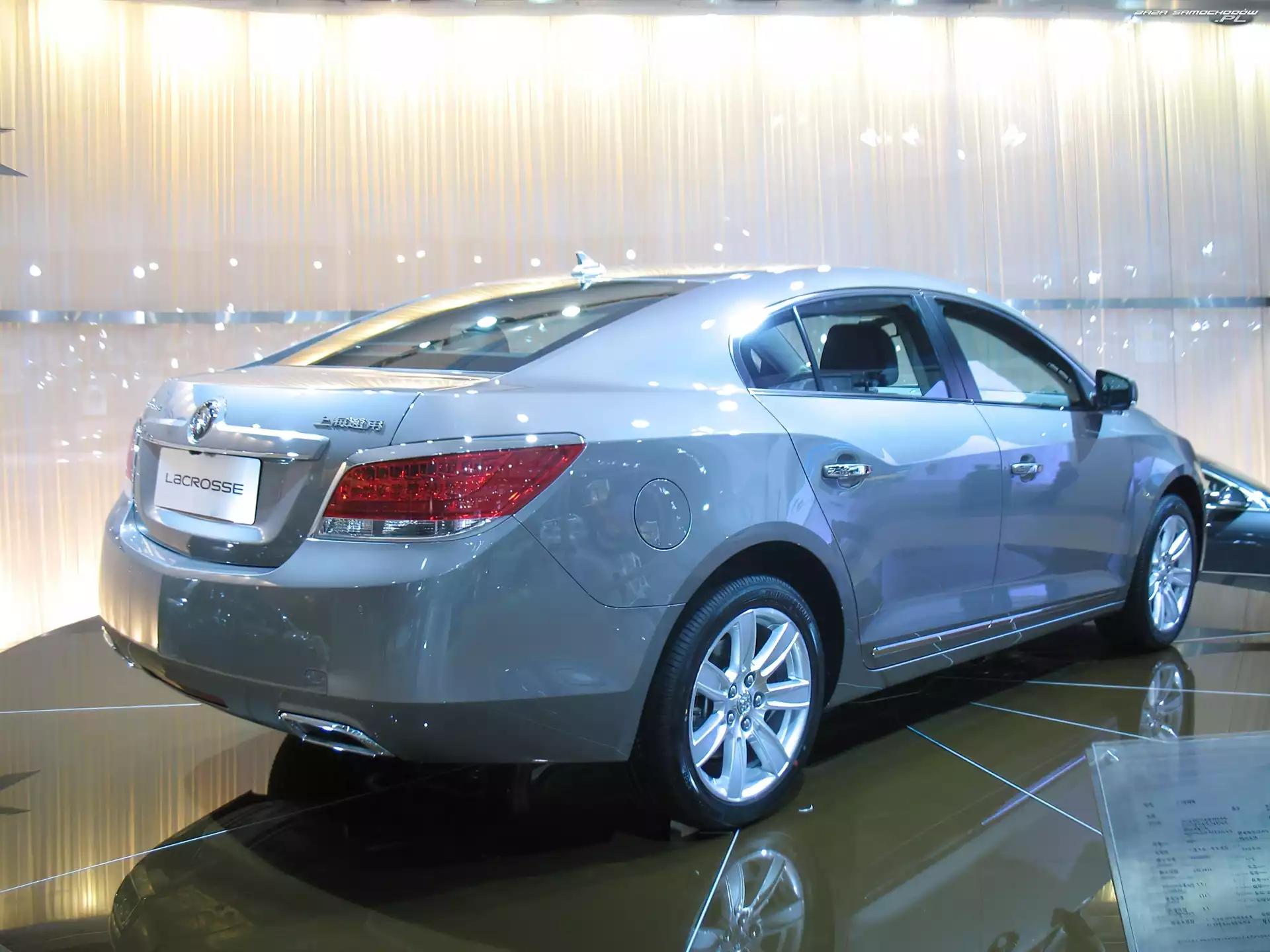 Modelu, Buick LaCrosse, Prezentacja