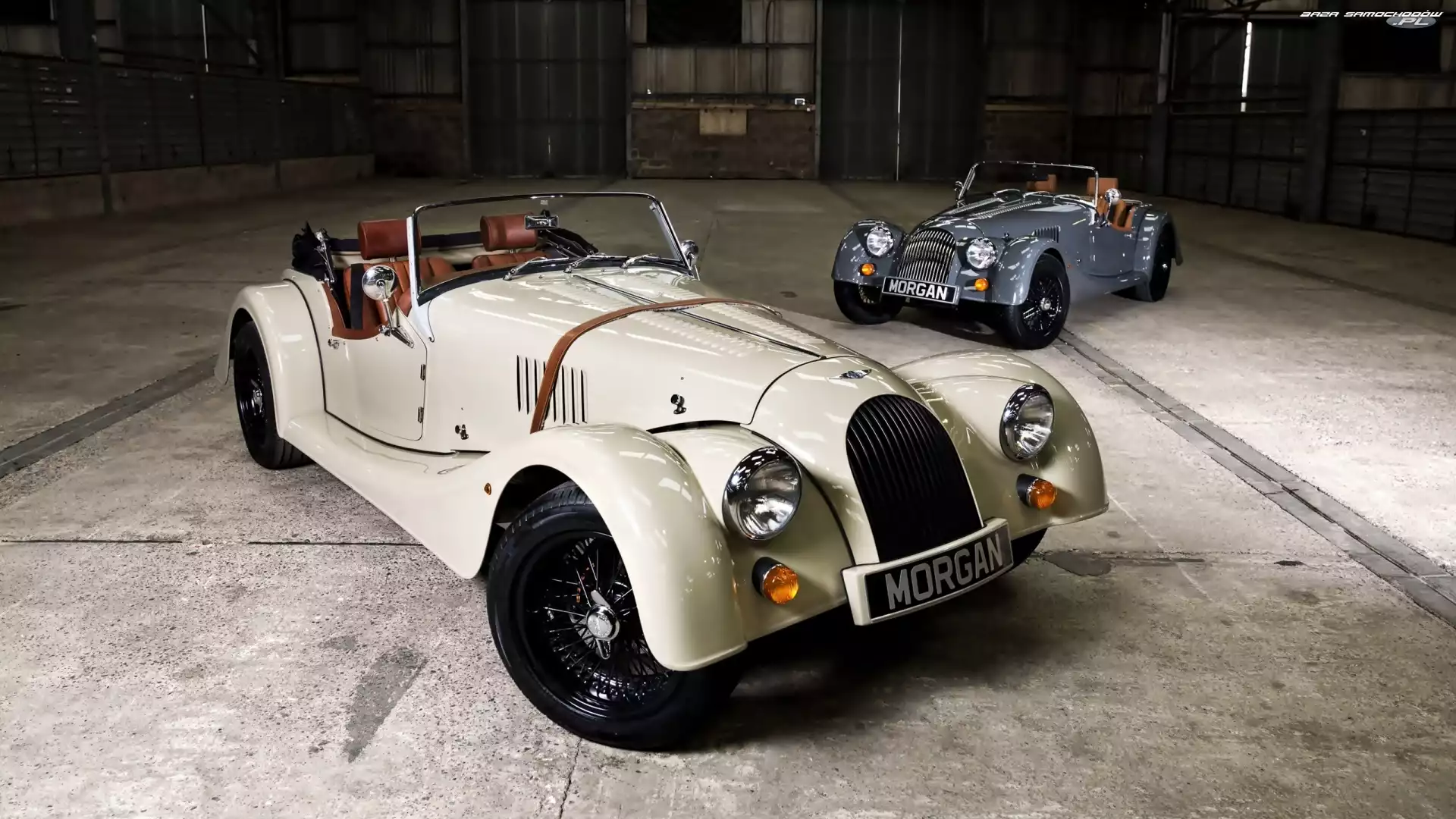 Morgan V6 Roadster, Dwa, Samochody