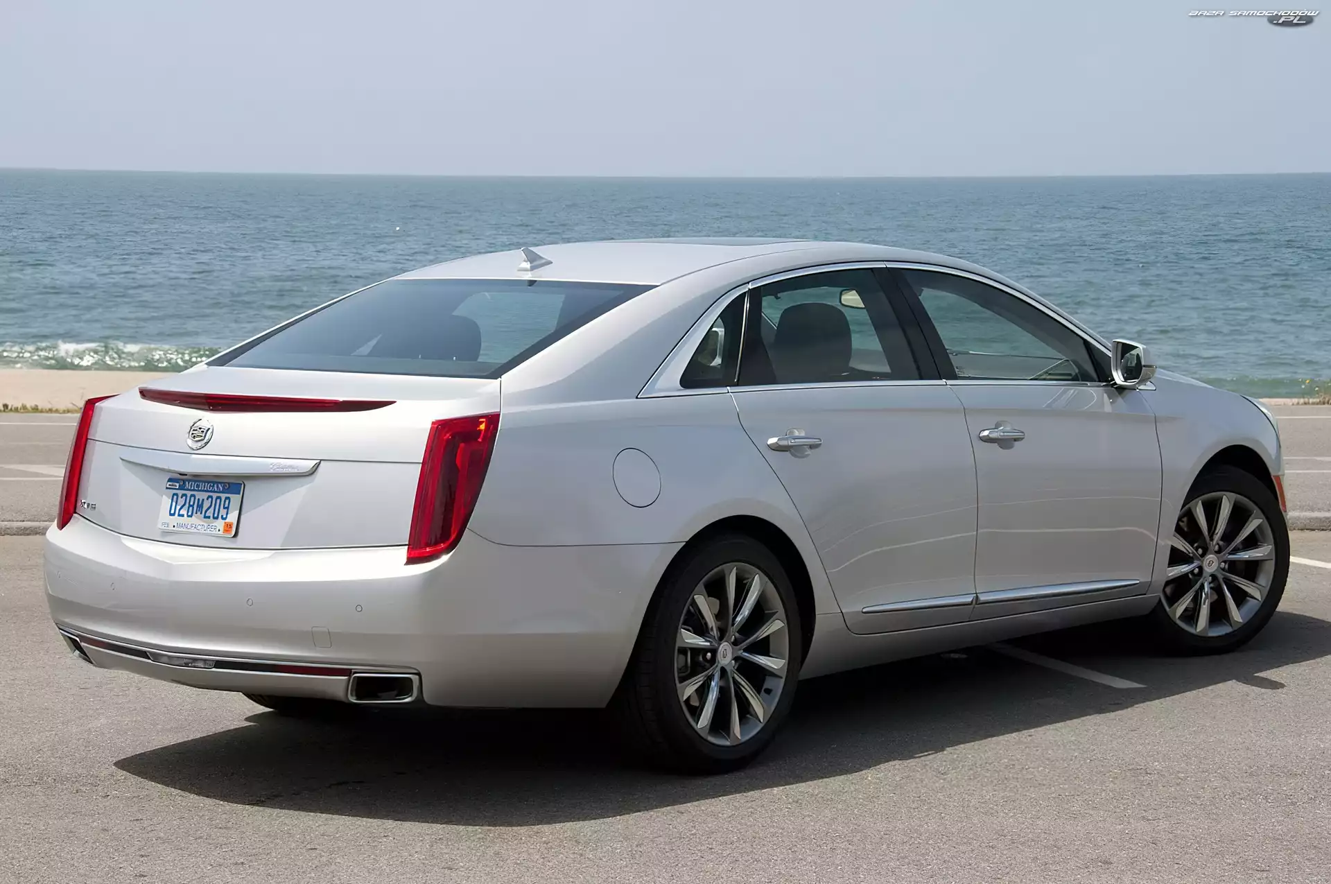 Morze, Srebrny, Cadillac XTS