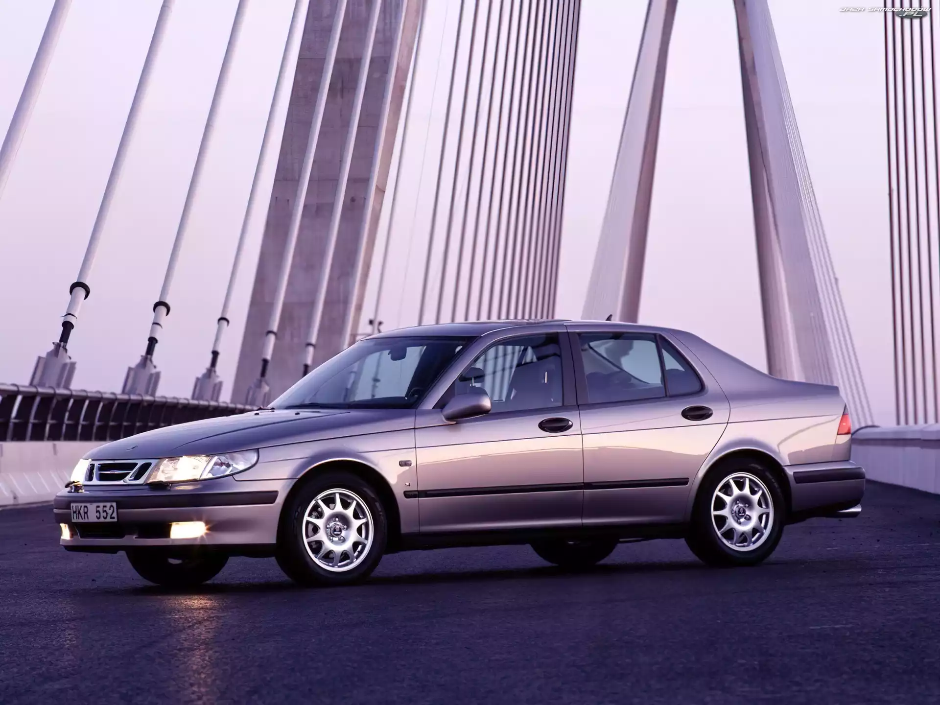 Most, Srebrny, Saab 9-5