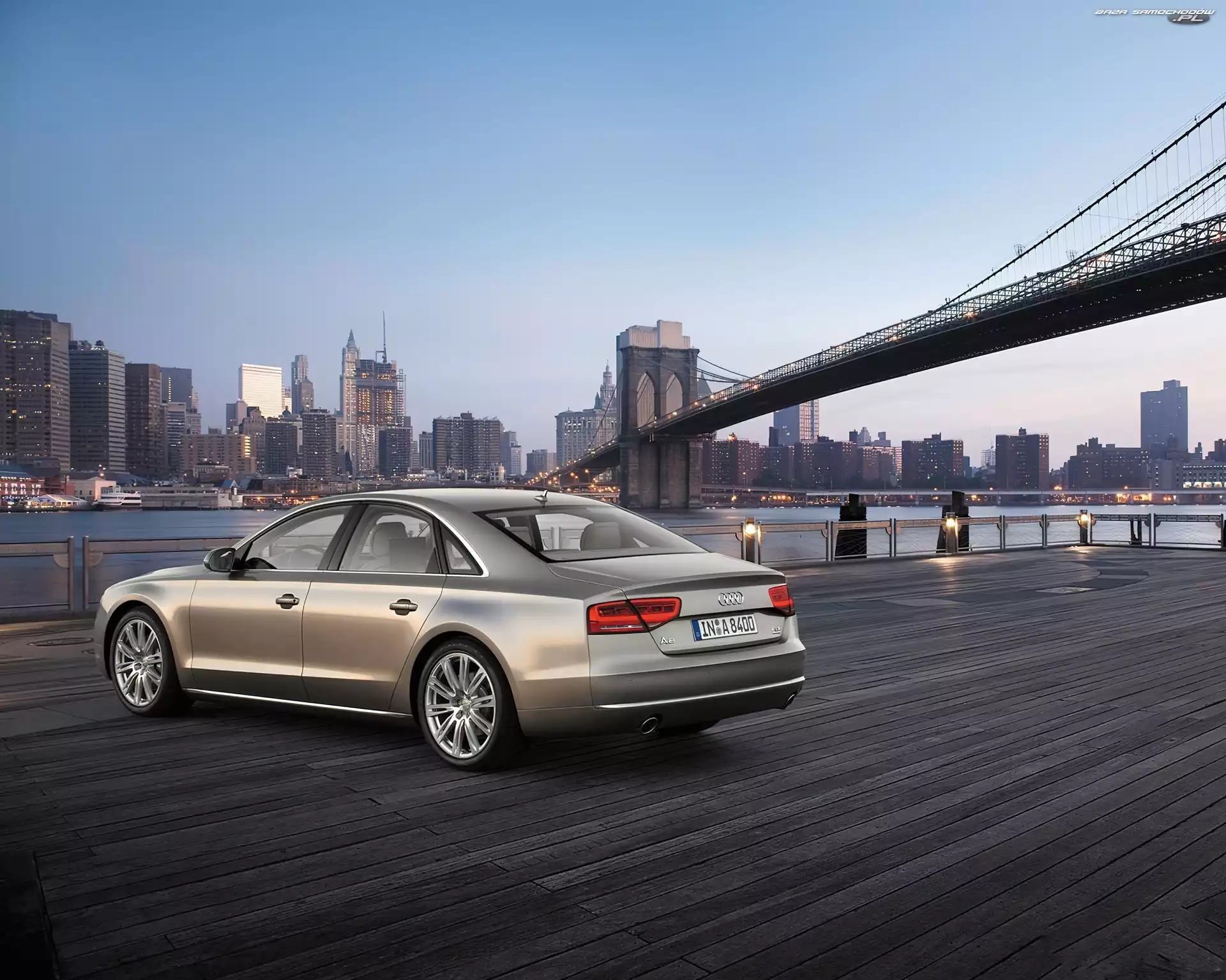 Most, Audi A8, Woda