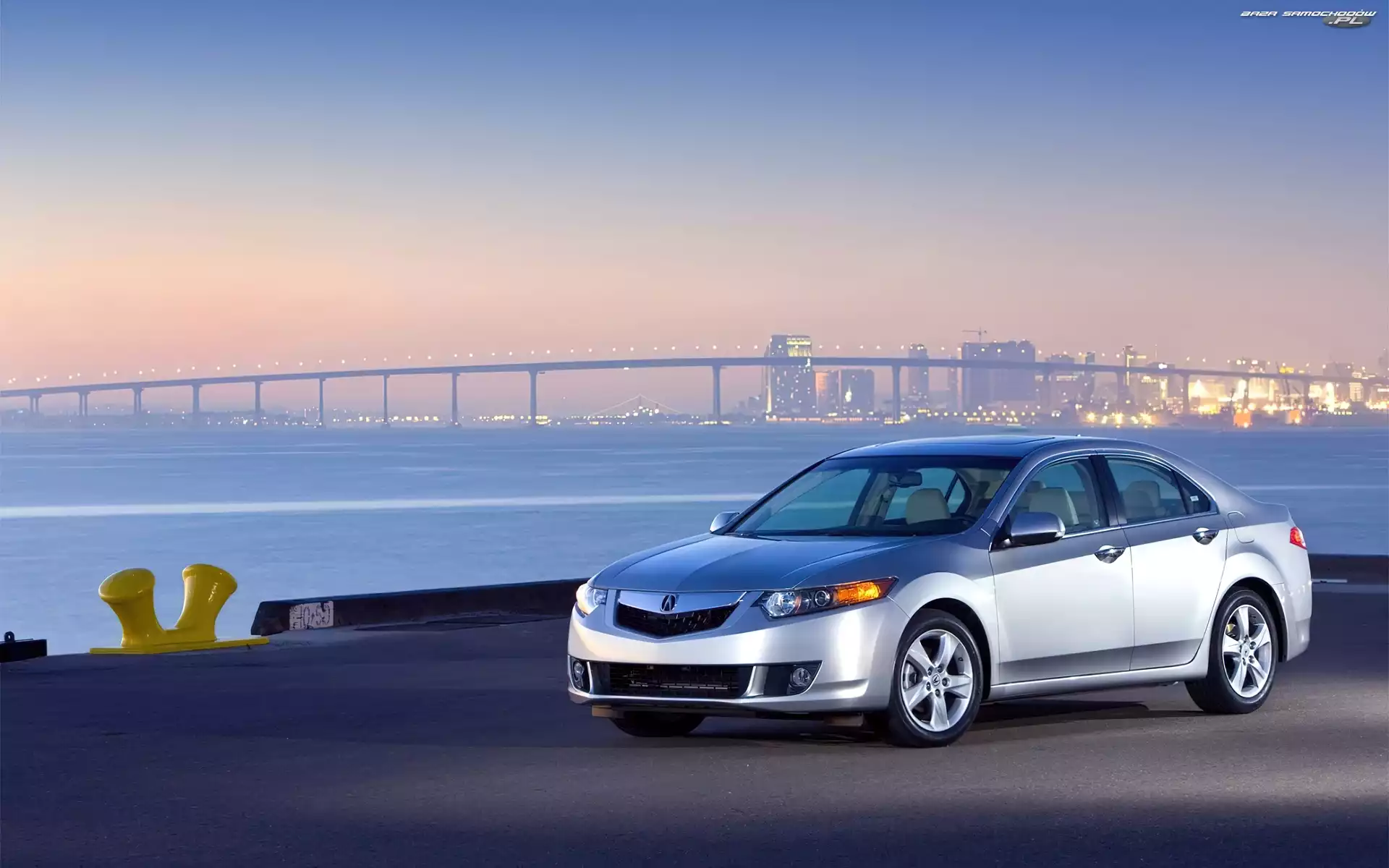 Most, Acura TSX, Nabrzeże