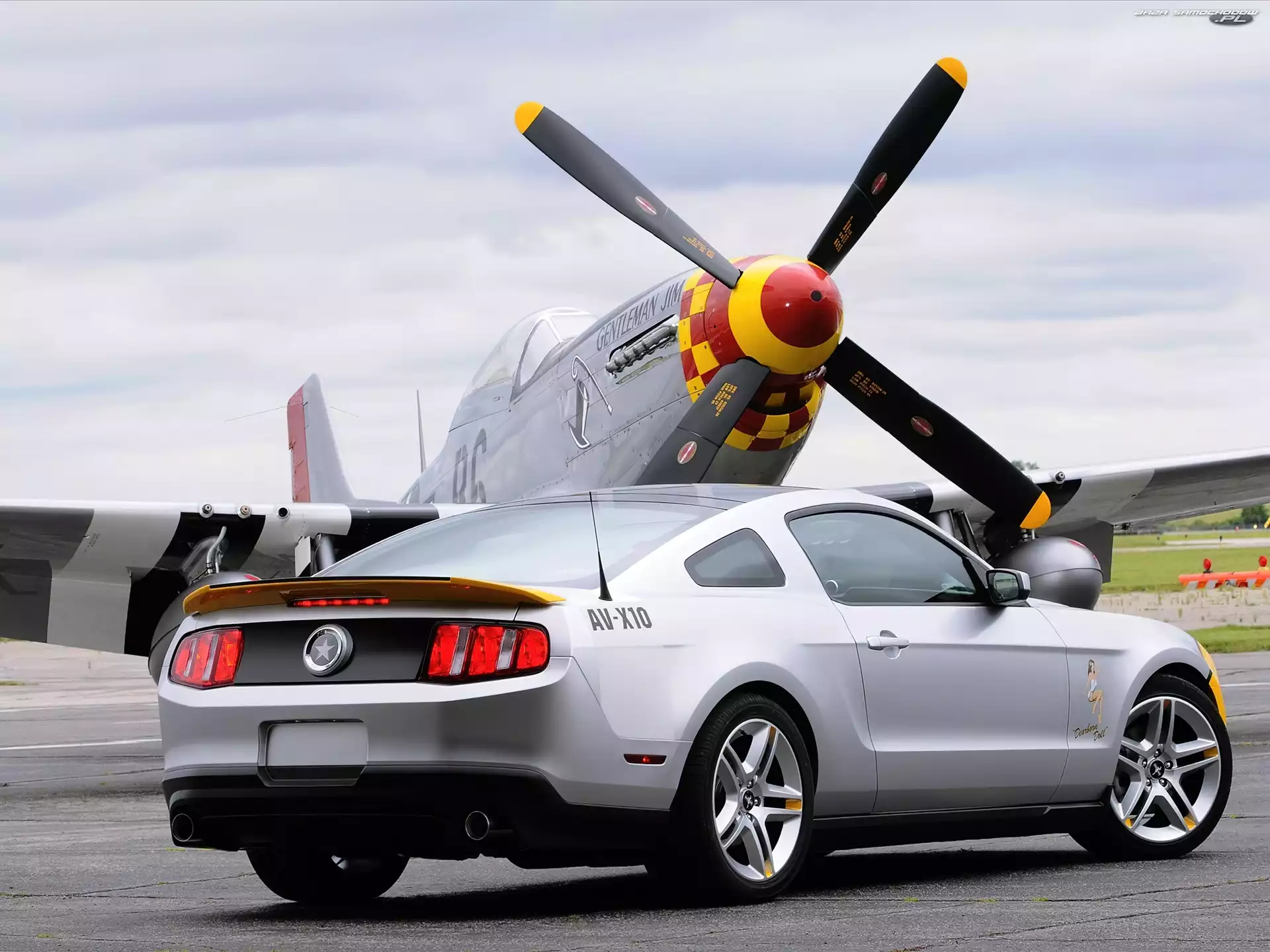Samolot, Ford Mustang
