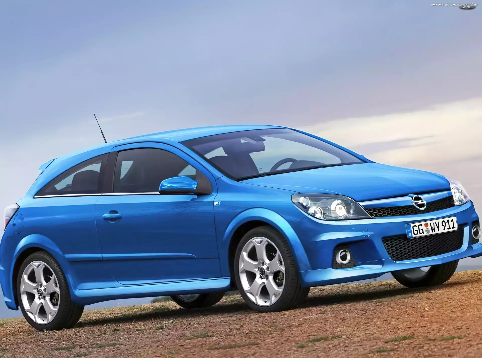 Opel Astra OPC, Niebieski