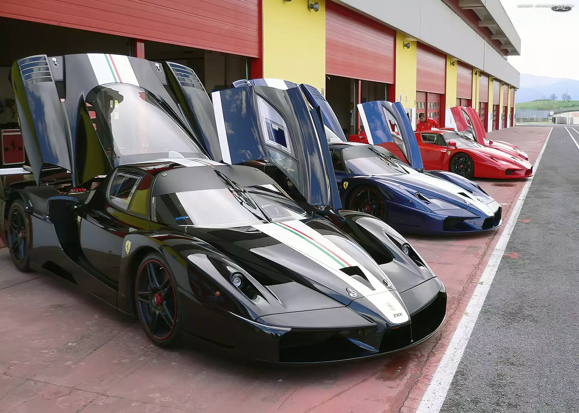 Czarne, Niebieskie, Ferrari FXX, Czerwone