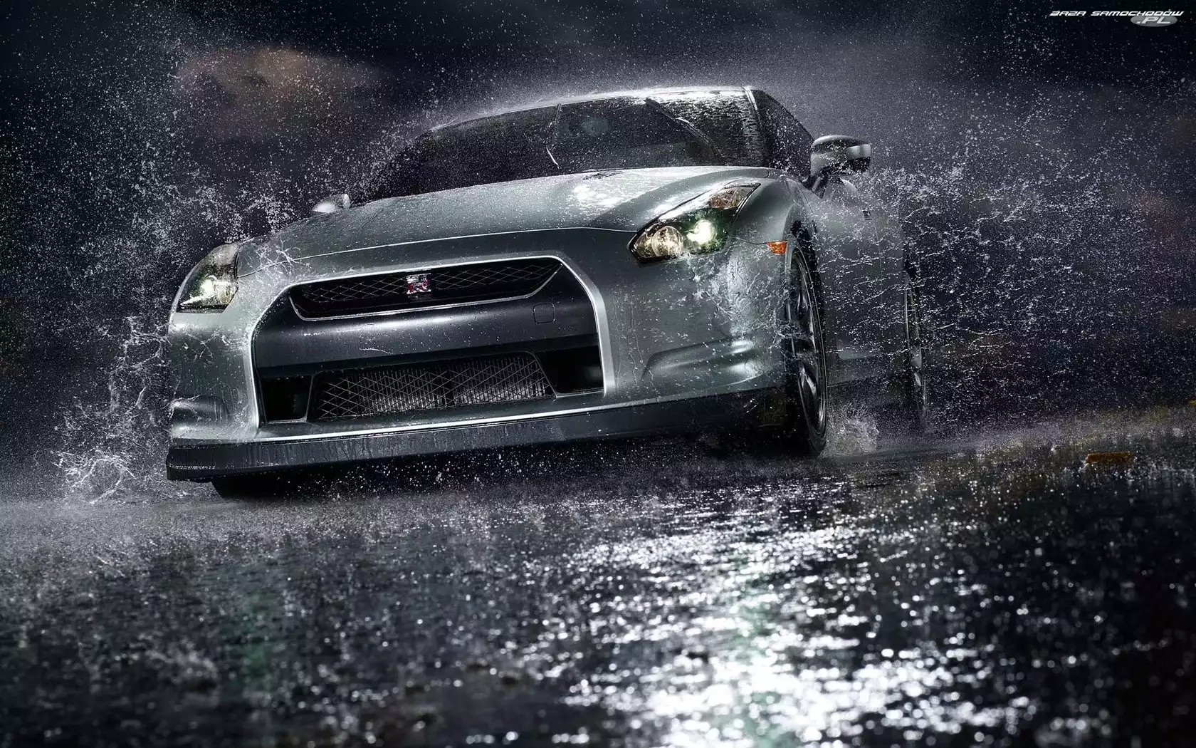 Nissan GTR, Deszcz, Noc
