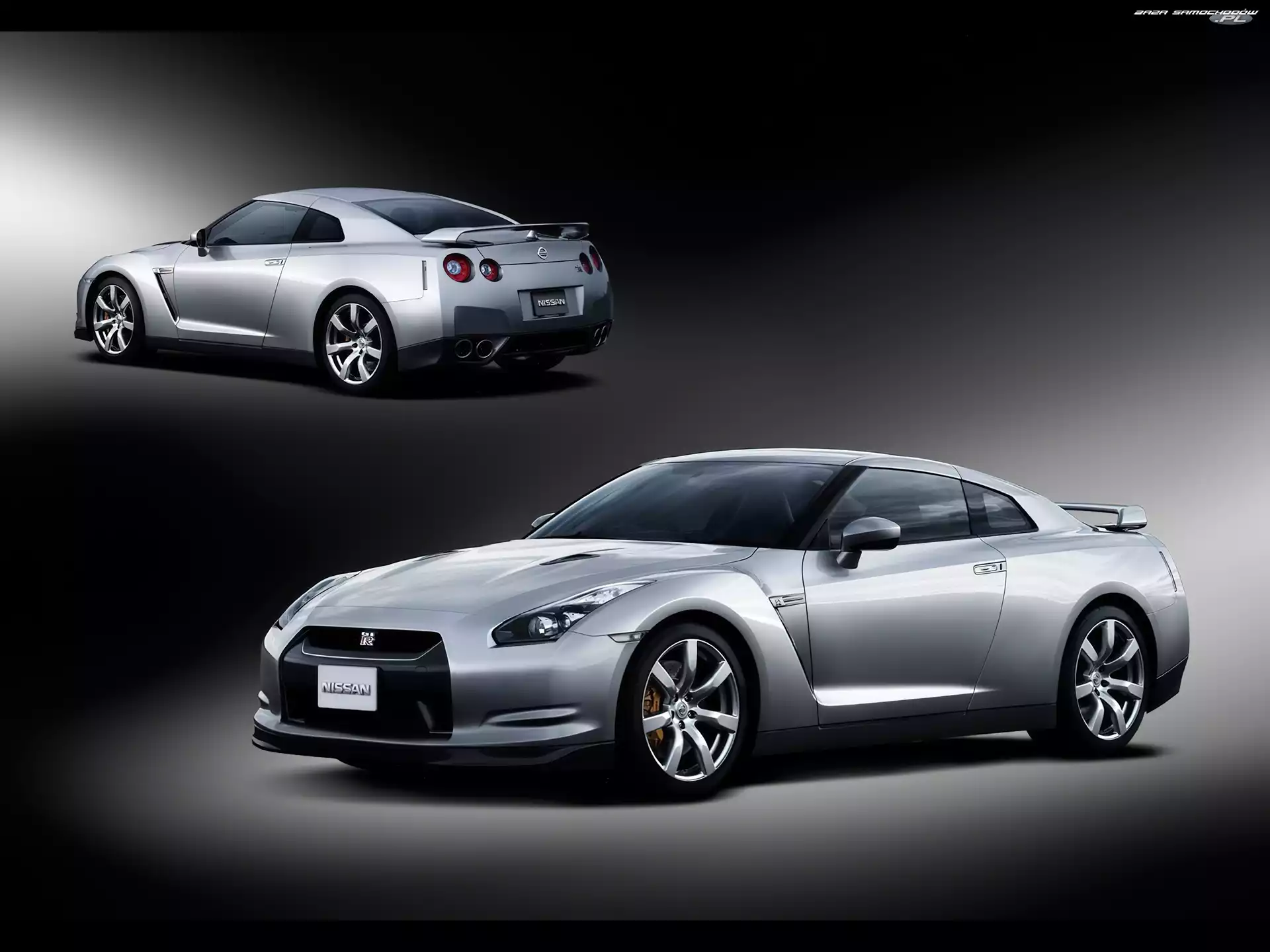Nissan GT-R, Przód, Tył