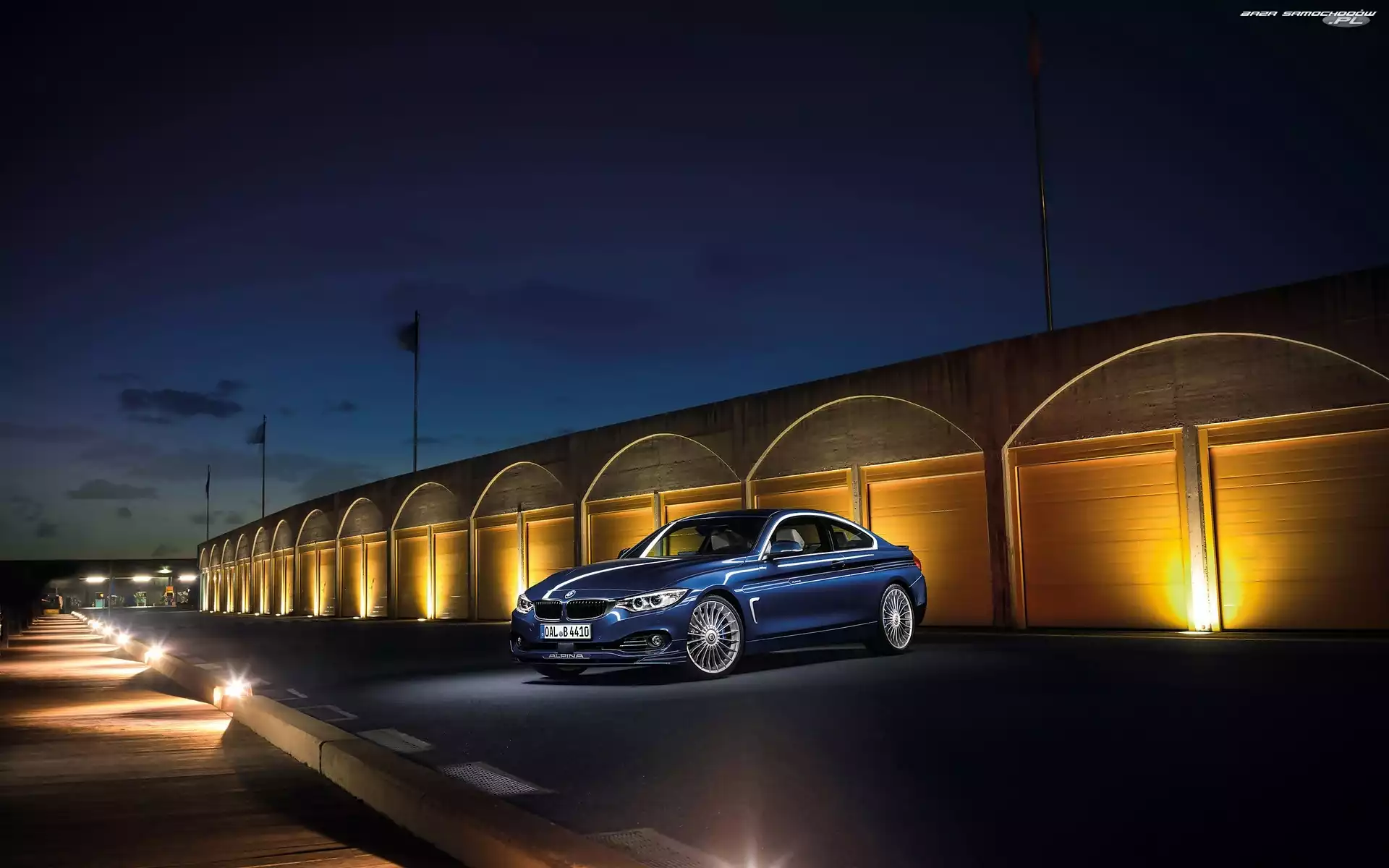 Noc, BMW M4, Garaże