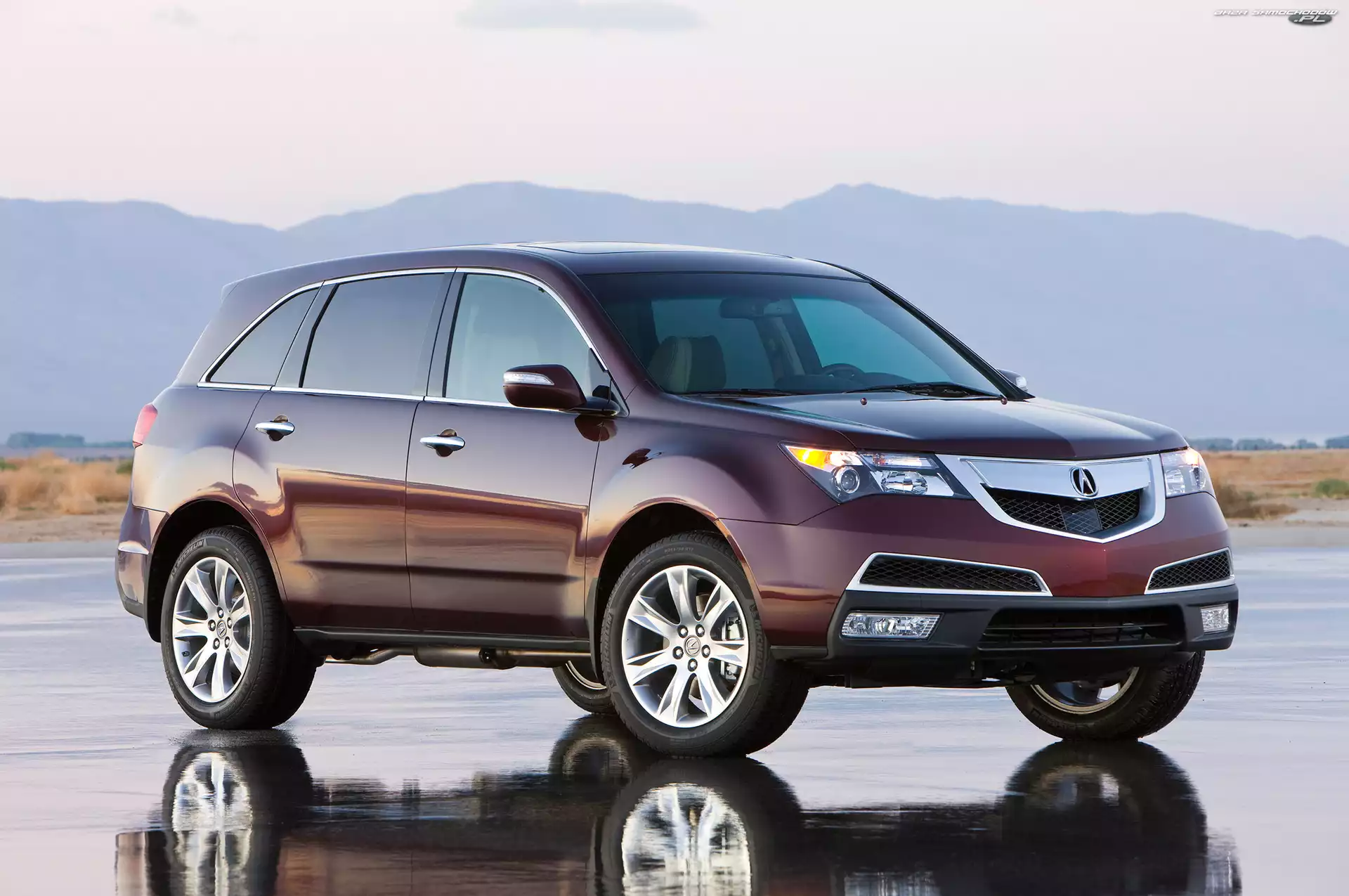 Odbicie, Bordowa, Acura MDX