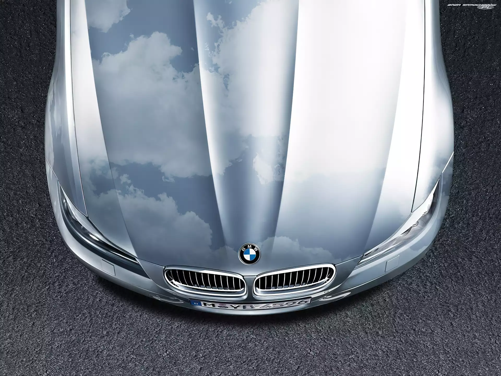 Odbicie, BMW F10, Maska