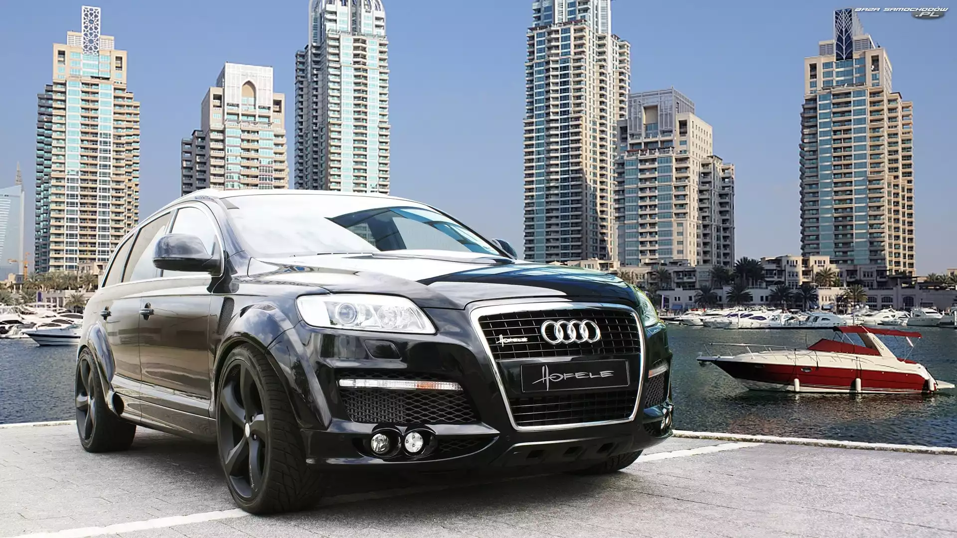 Łódka, Rzeka, Wieżowce, Audi Q7, Miasto