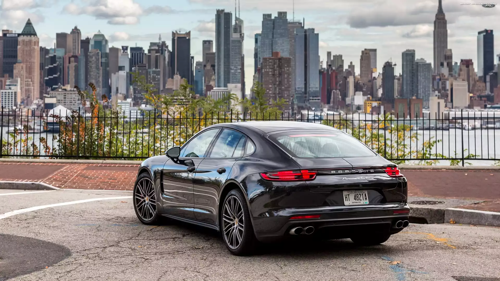 2017, Ogrodzenie, Porsche Panamera Turbo, Drapacze chmur