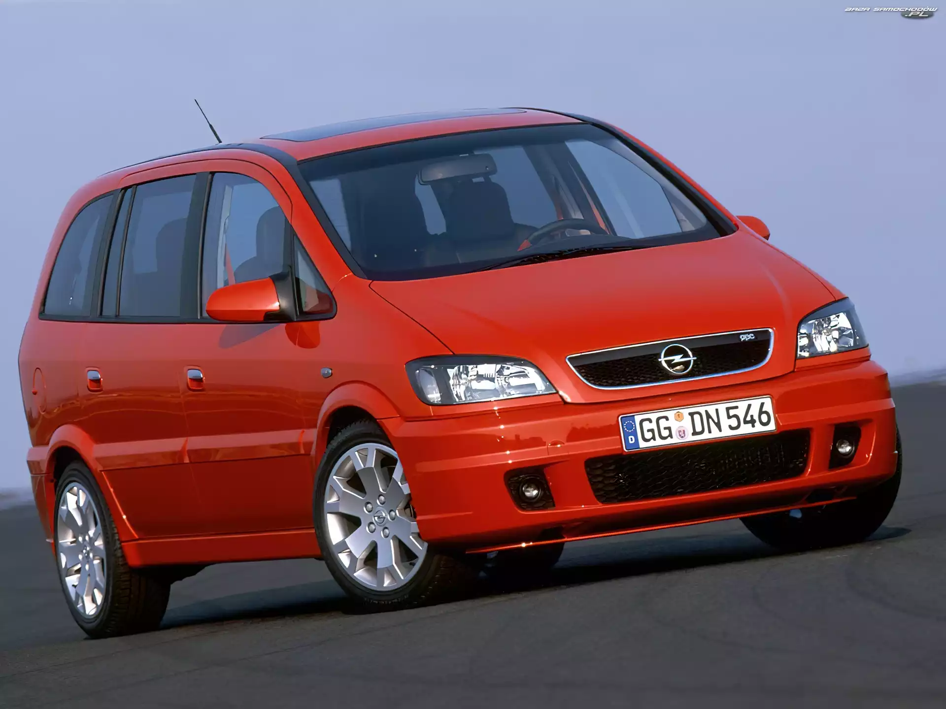 Opel Zafira, Czerwony