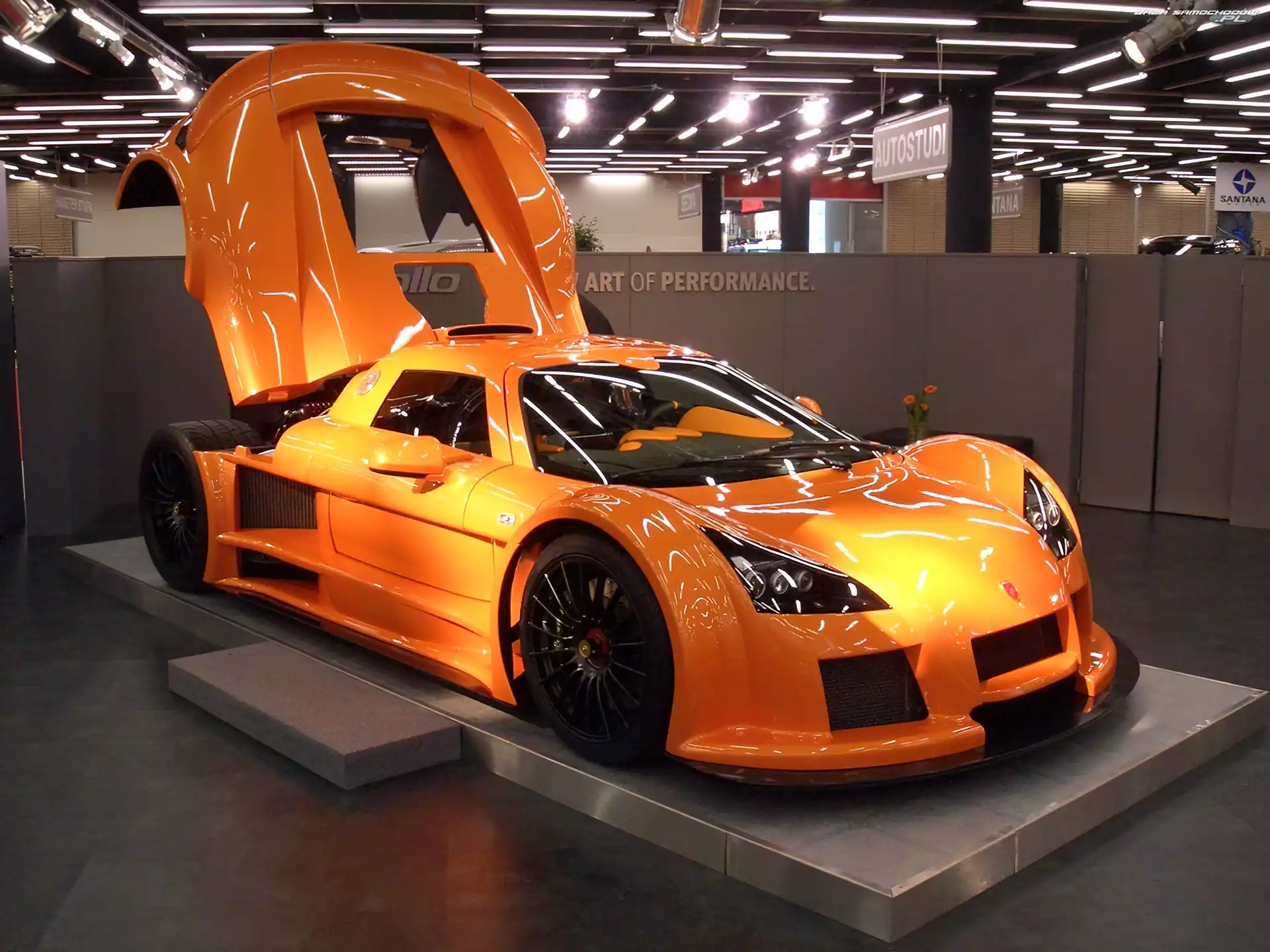 Gumpert Apollo, Otwarta, Silnika, Klapa