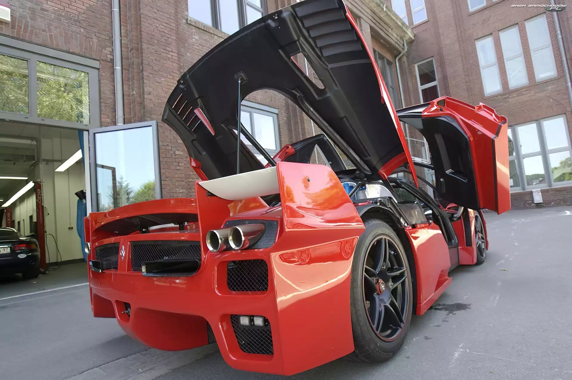 Ferrari FXX, Otwarta, Silnika, Klapa