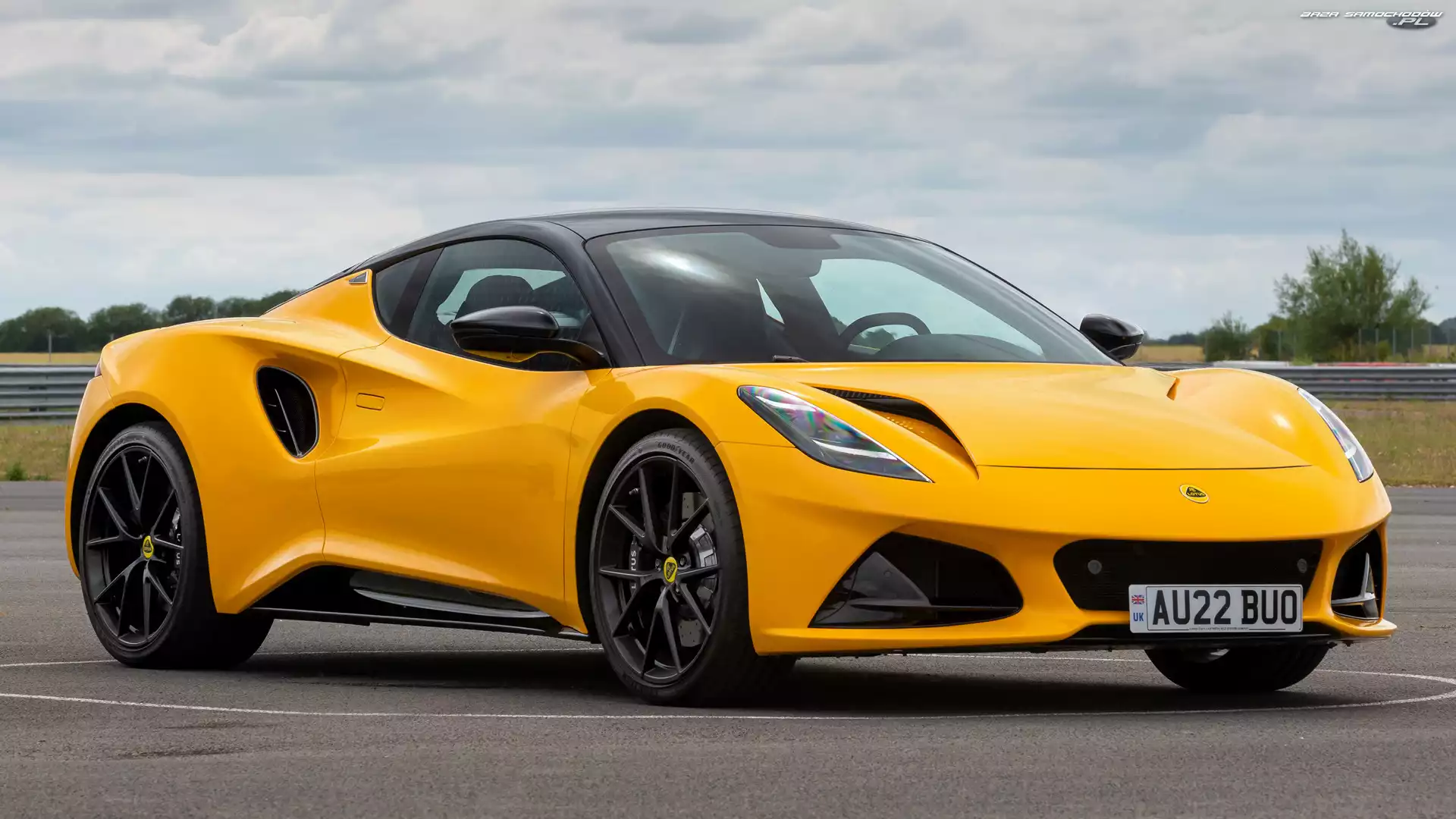 Lotus Emira Black Pack