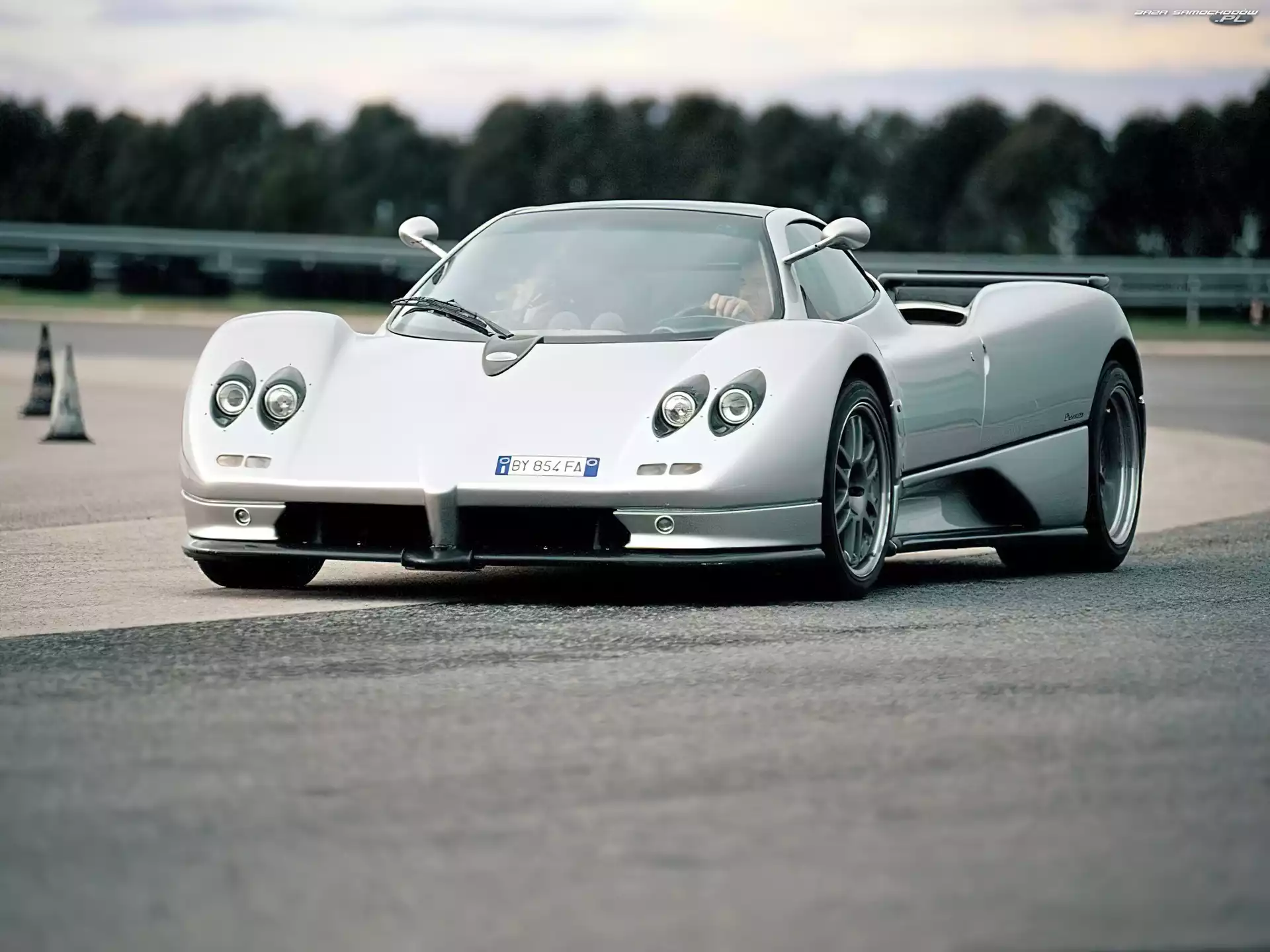 Na Torze, Pagani Zonda