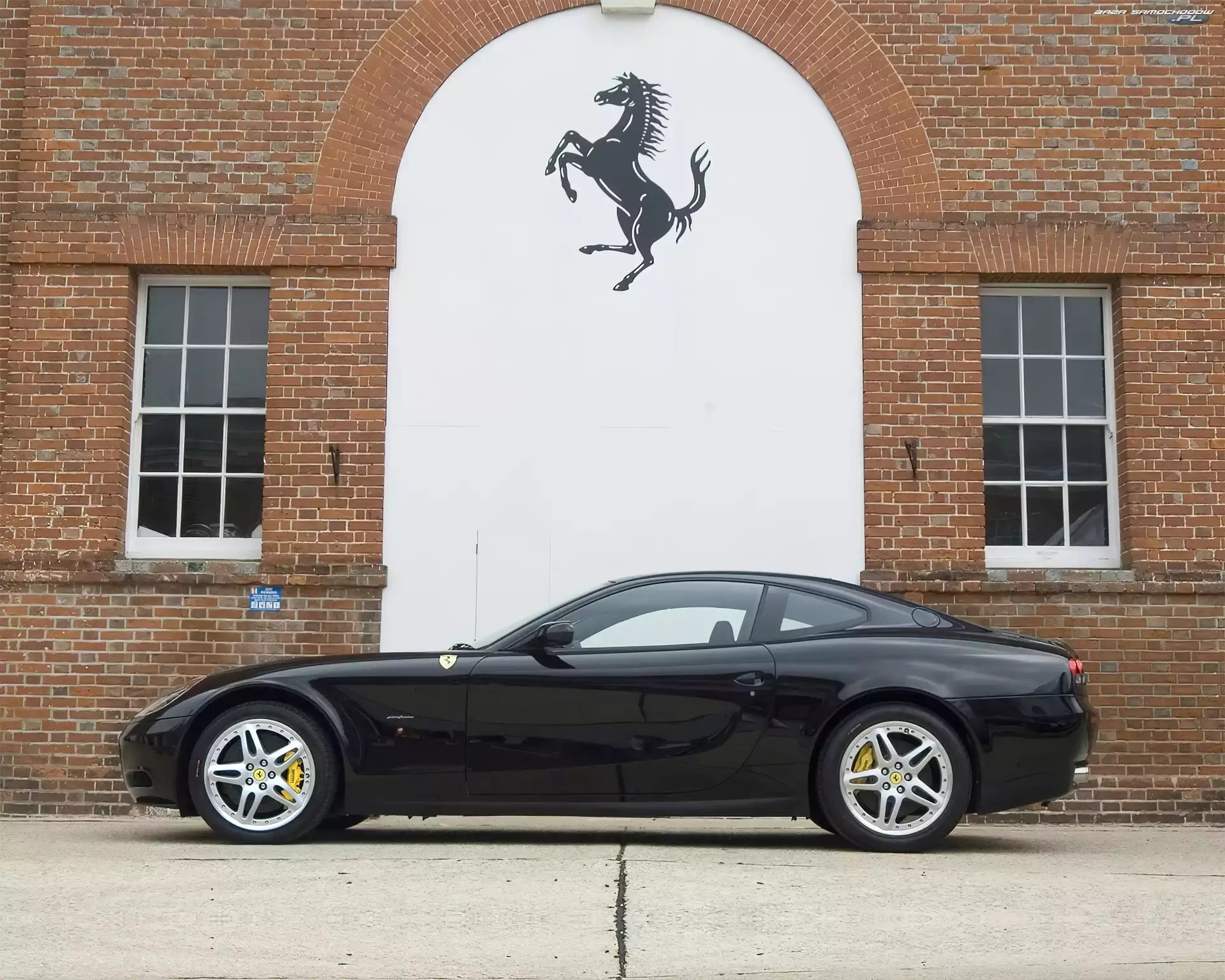Paliwa, Ferrari 612 Scaglietti, Wlew