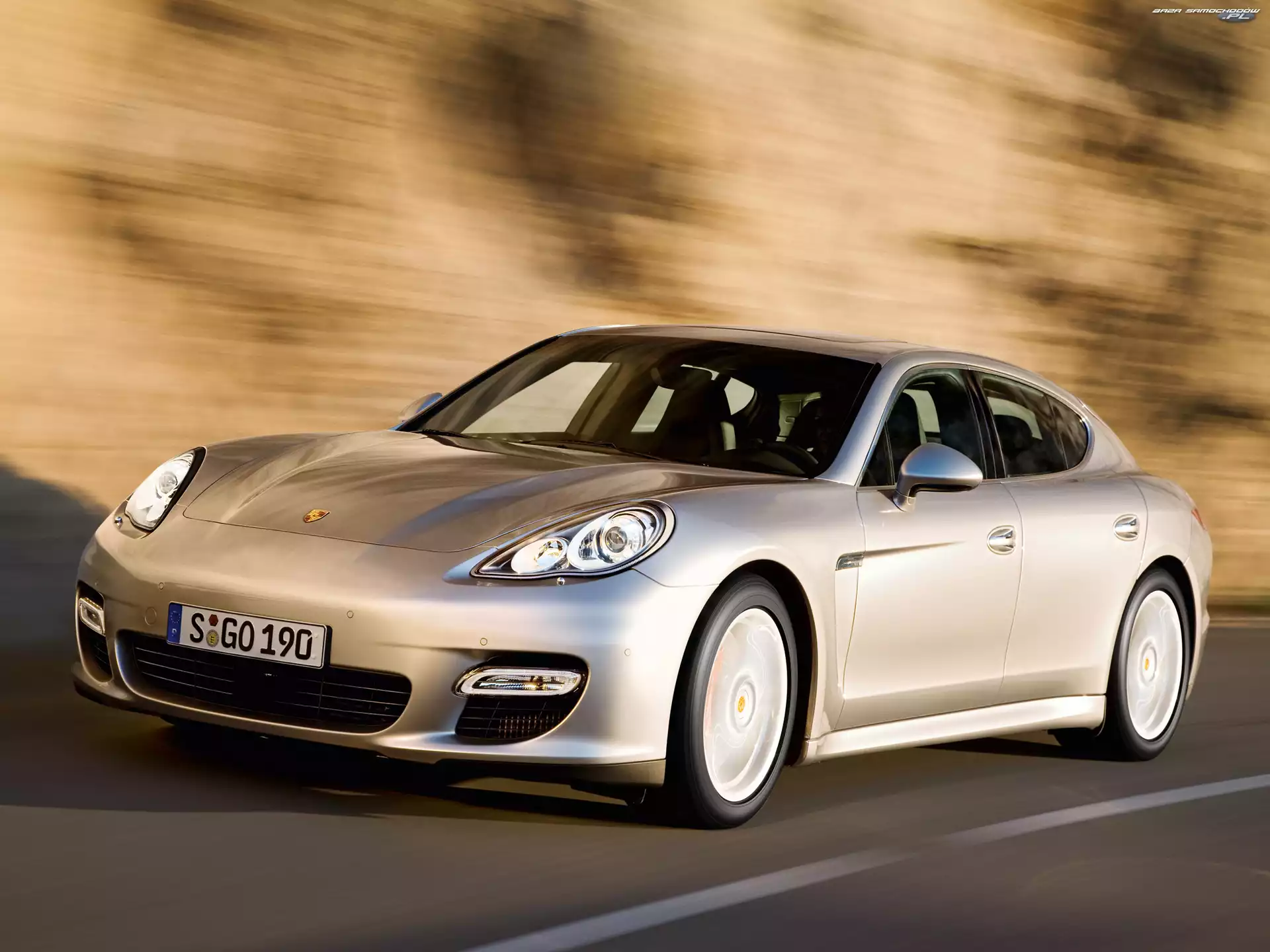 Porsche Panamera, Ulica