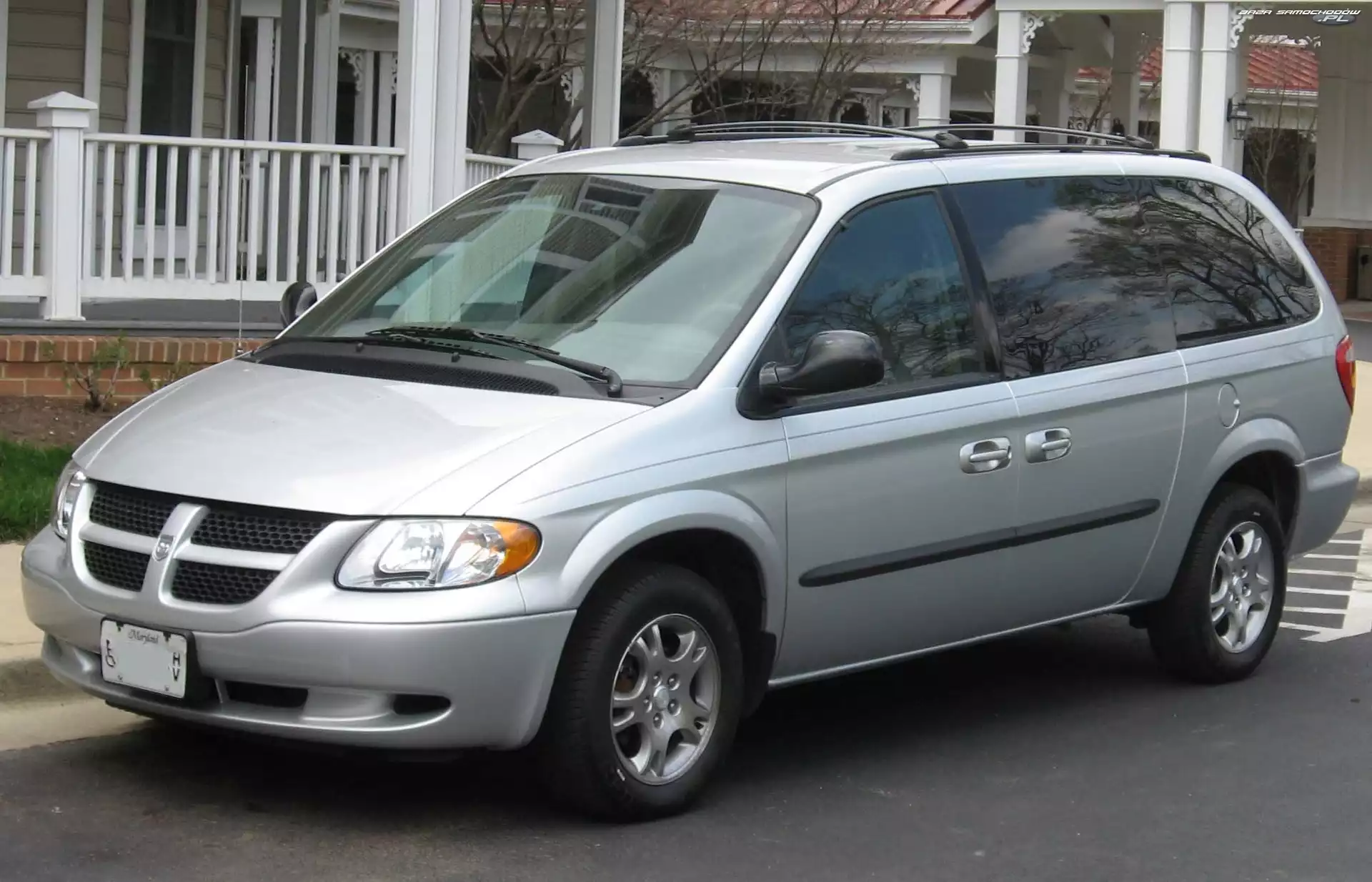 Parking, Srebrny, Dodge Caravan