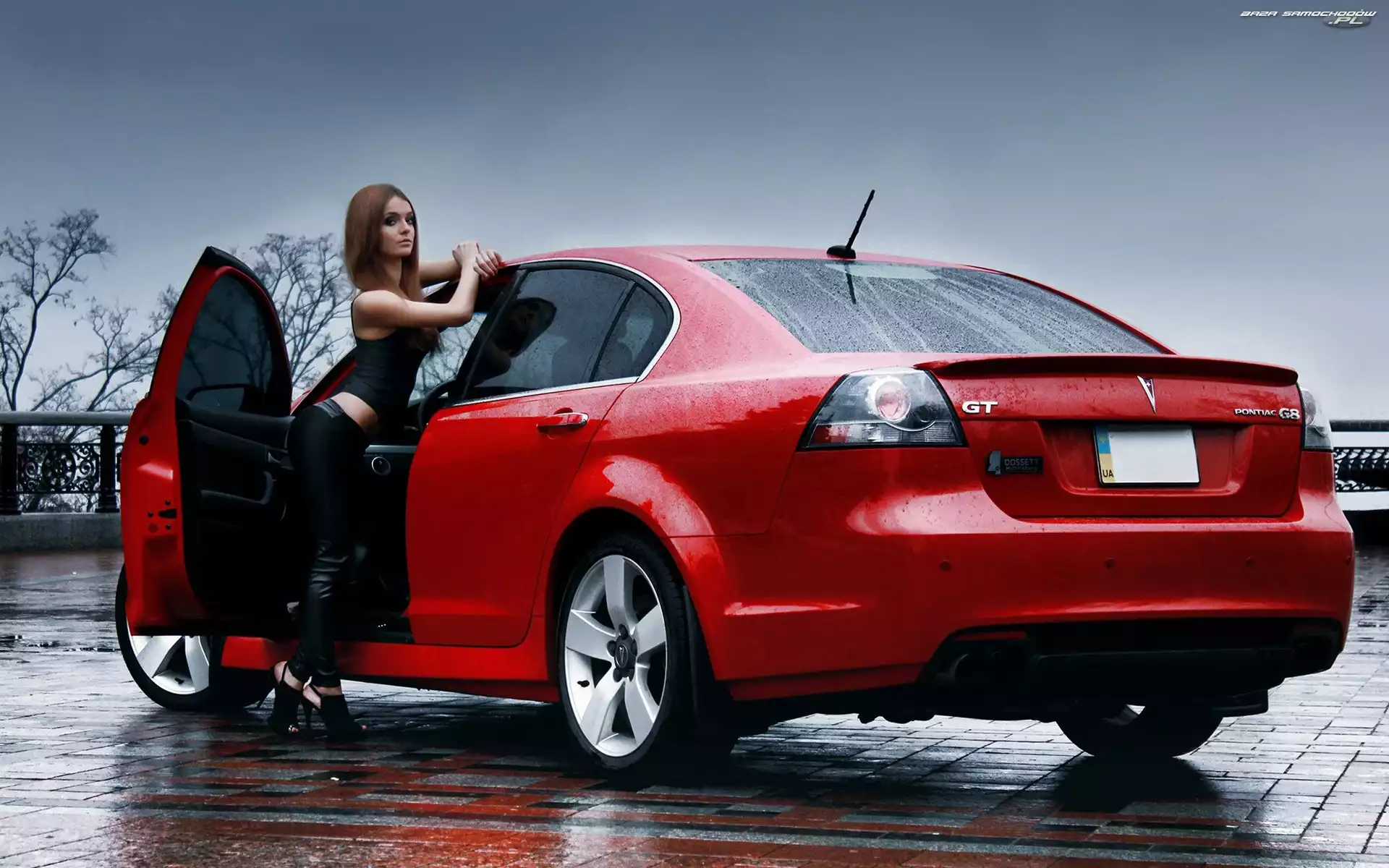Parking, Dziewczyna, Pontiac G8