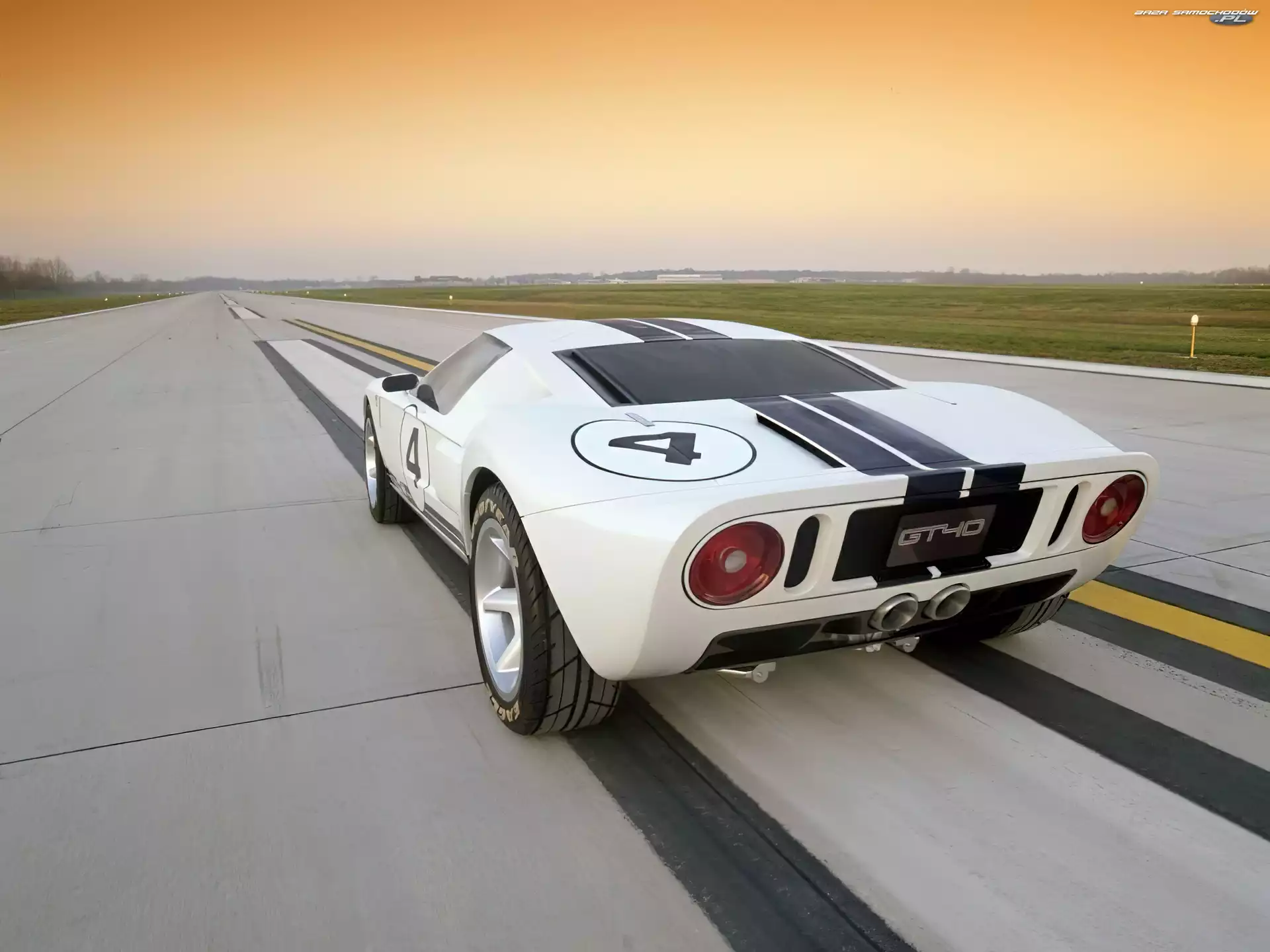 Ford GT, Pas Startowy